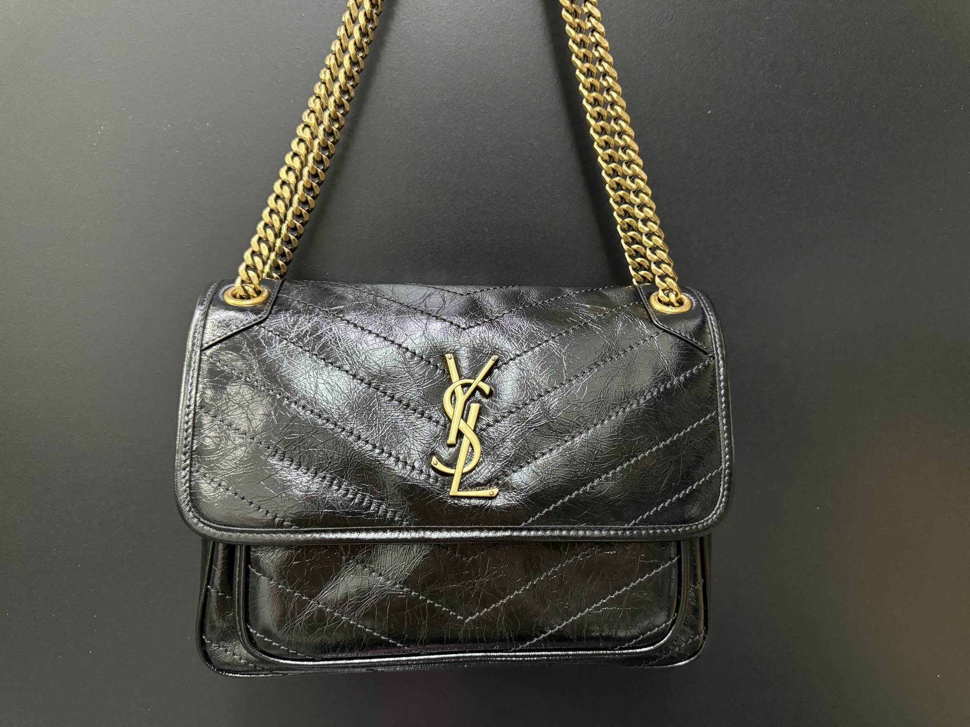 Saint Laurent 생로랑 니키 라지 크링클 빈티지 레더 숄더백 633158 9