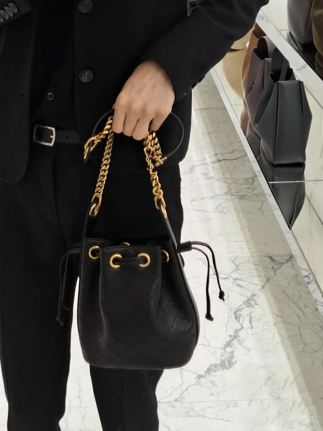 Saint Laurent Le CASSANDRE 생로랑 르 까산드르 램스킨 버킷백 840886 5