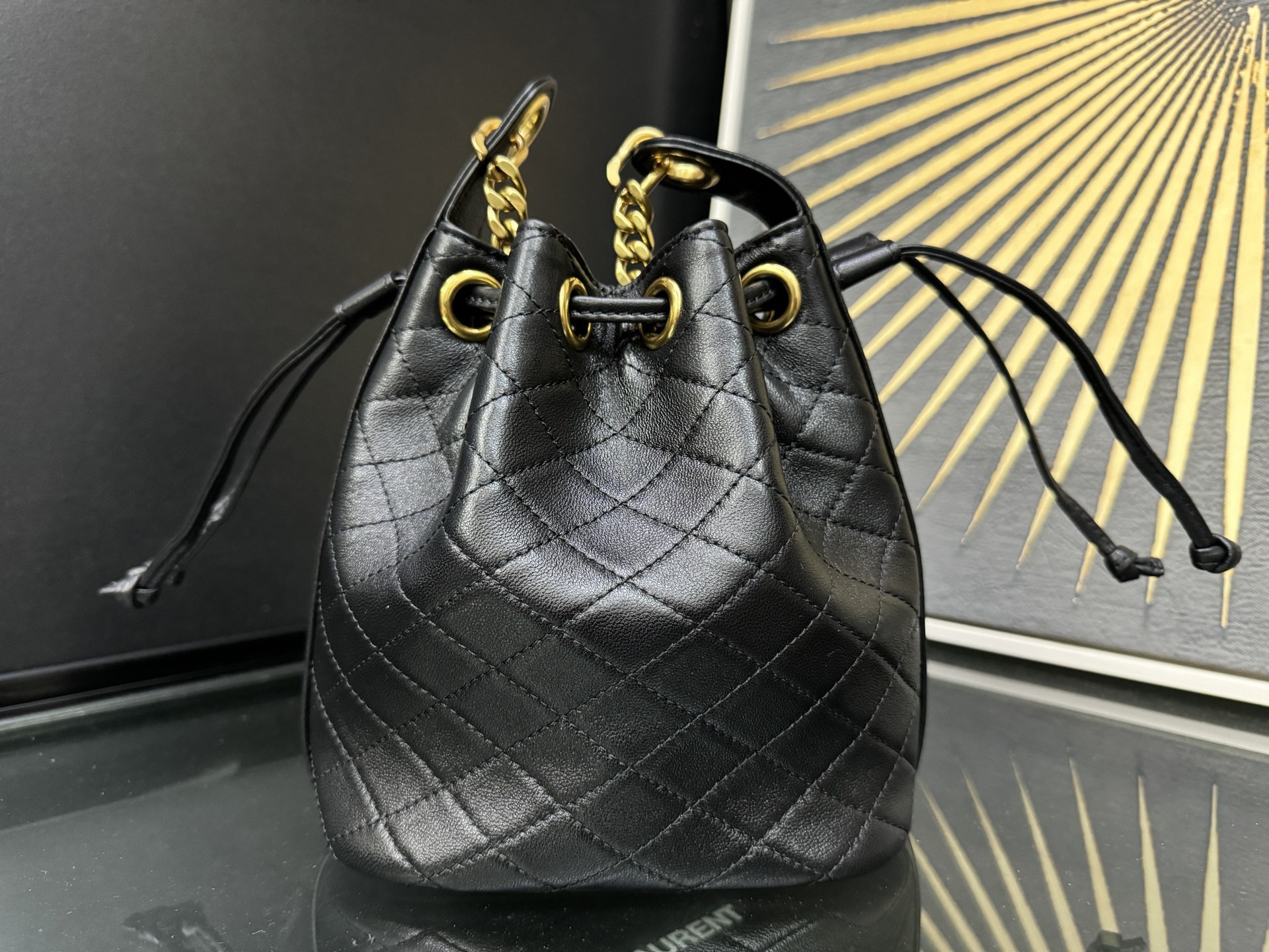 Saint Laurent Le CASSANDRE 생로랑 르 까산드르 램스킨 버킷백 840886 14