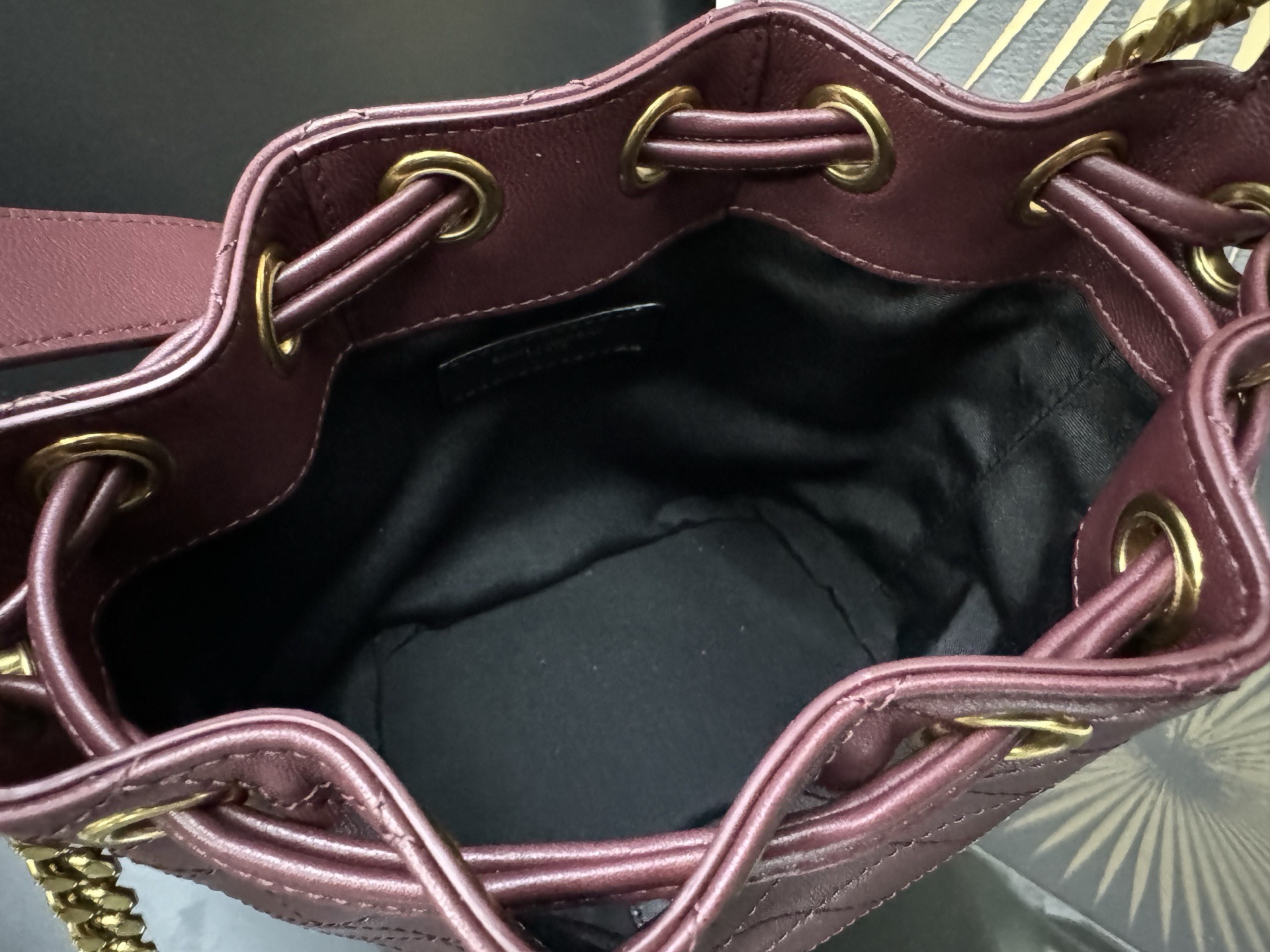 Saint Laurent Le CASSANDRE 생로랑 르 까산드르 램스킨 버킷백 840886 12