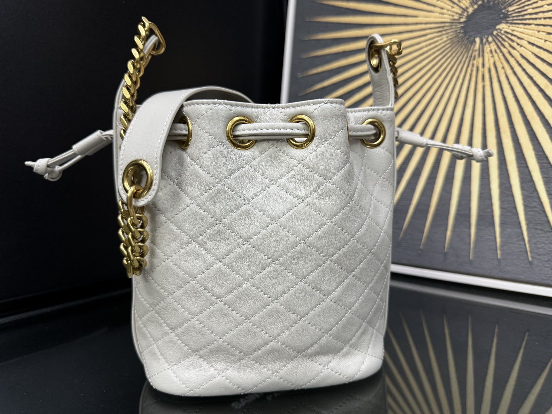 Saint Laurent Le CASSANDRE 생로랑 르 까산드르 램스킨 버킷백 840886 9