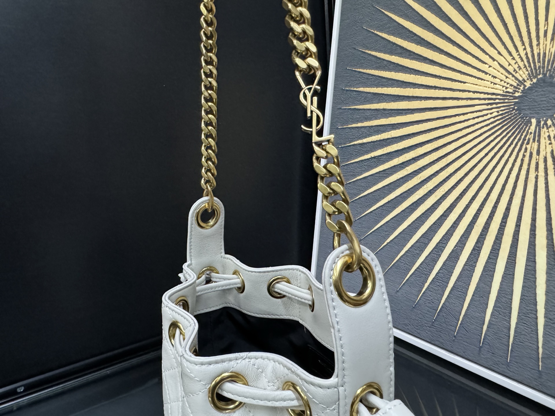 Saint Laurent Le CASSANDRE 생로랑 르 까산드르 램스킨 버킷백 840886 10