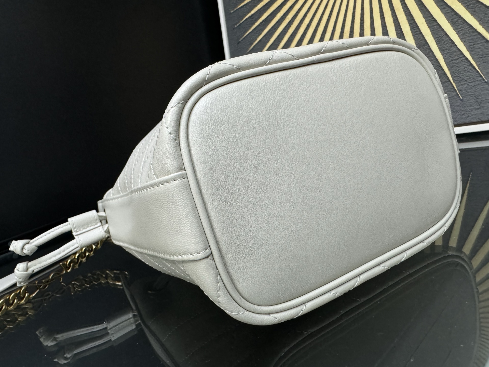 Saint Laurent Le CASSANDRE 생로랑 르 까산드르 램스킨 버킷백 840886 12