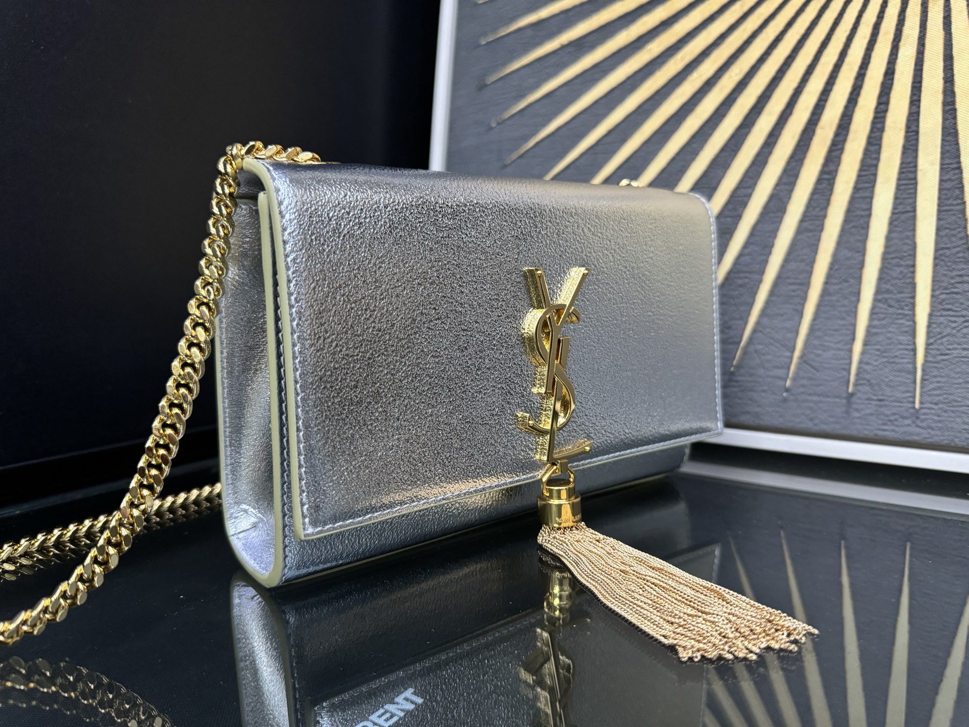 Saint Laurent Kate 20 Chain Bag 생로랑 케이트 20 체인백 메탈릭 가죽 2