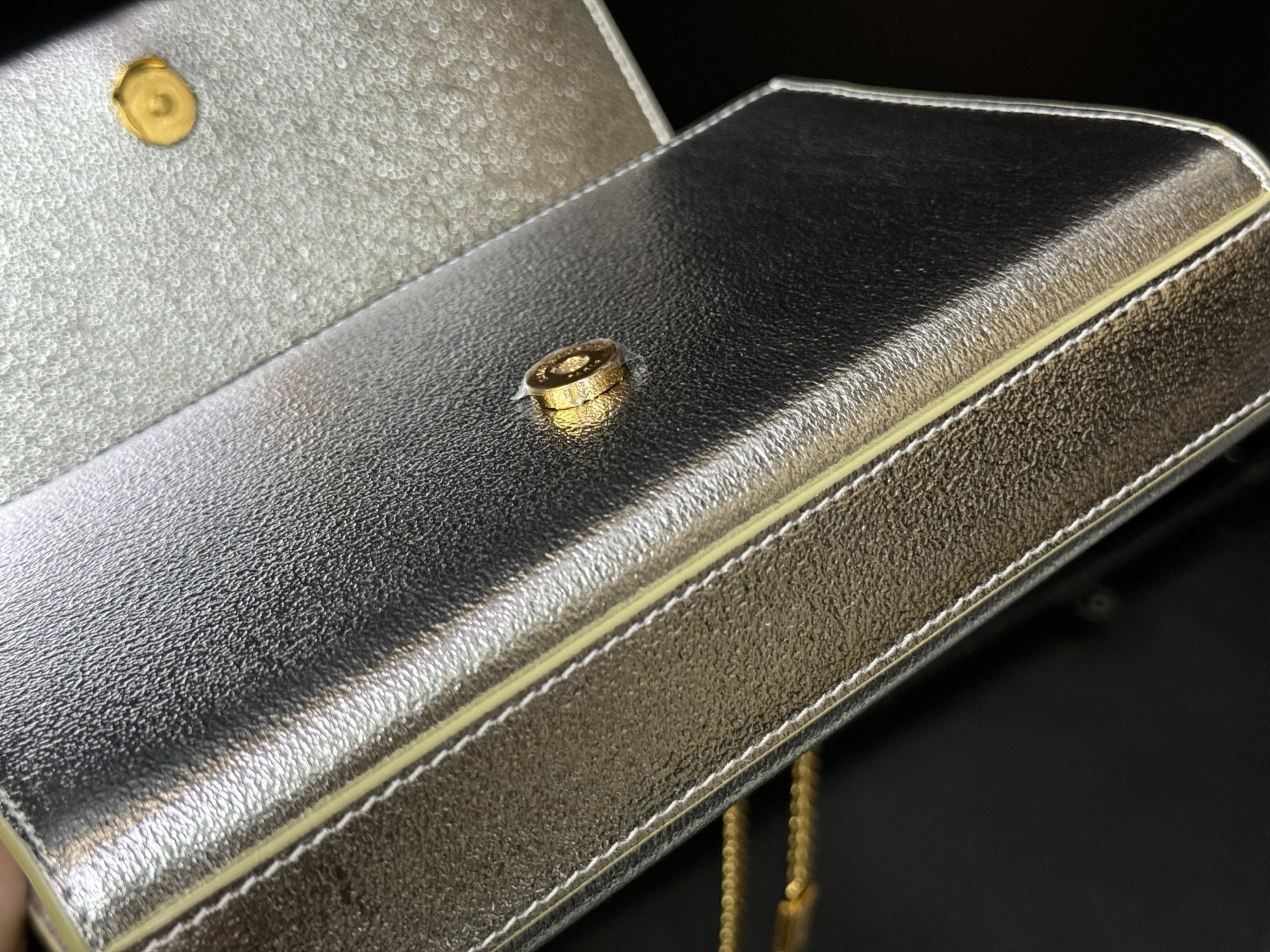 Saint Laurent Kate 20 Chain Bag 생로랑 케이트 20 체인백 메탈릭 가죽 8