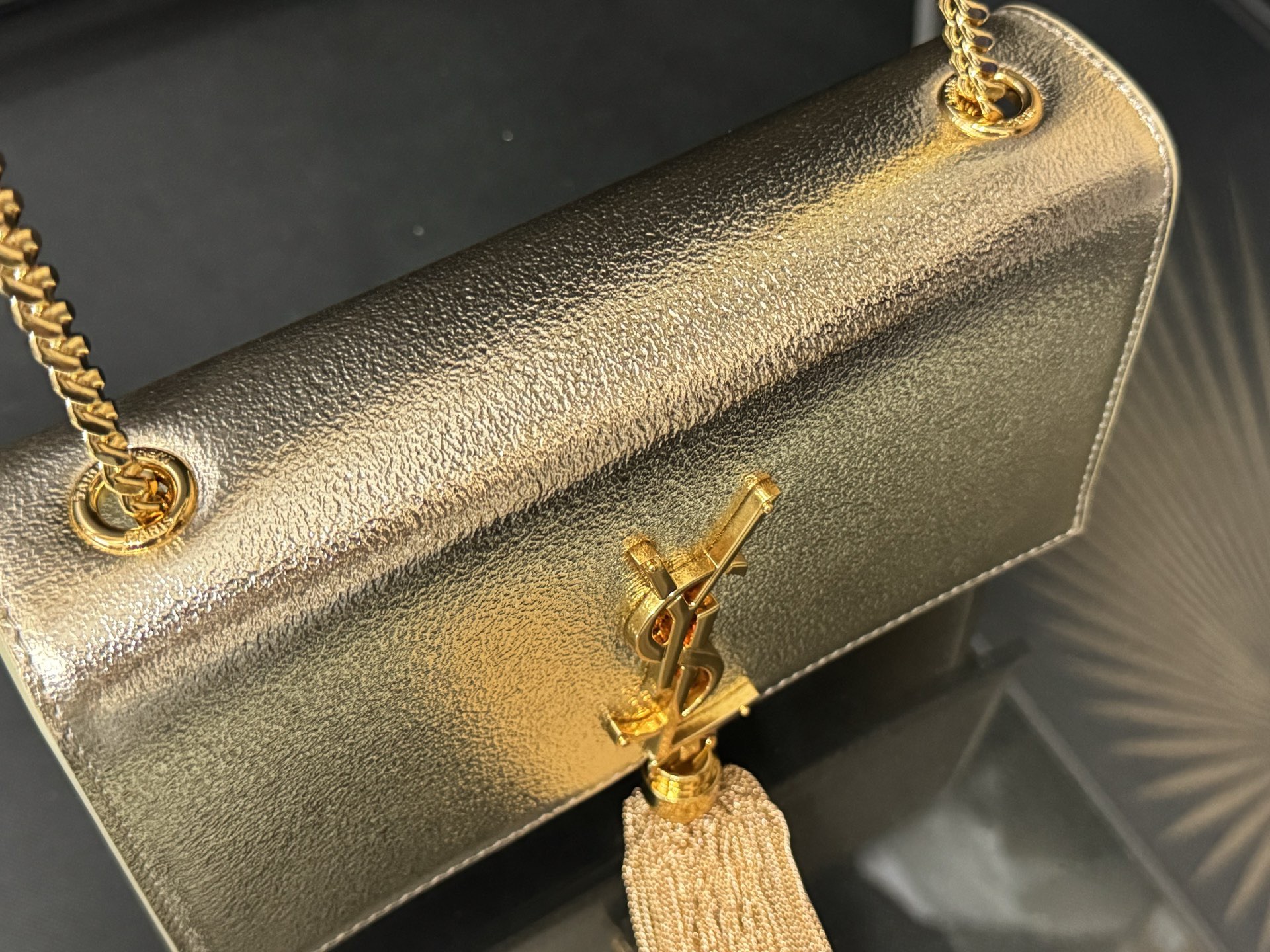 Saint Laurent Kate 20 Chain Bag 생로랑 케이트 20 체인백 메탈릭 가죽 5