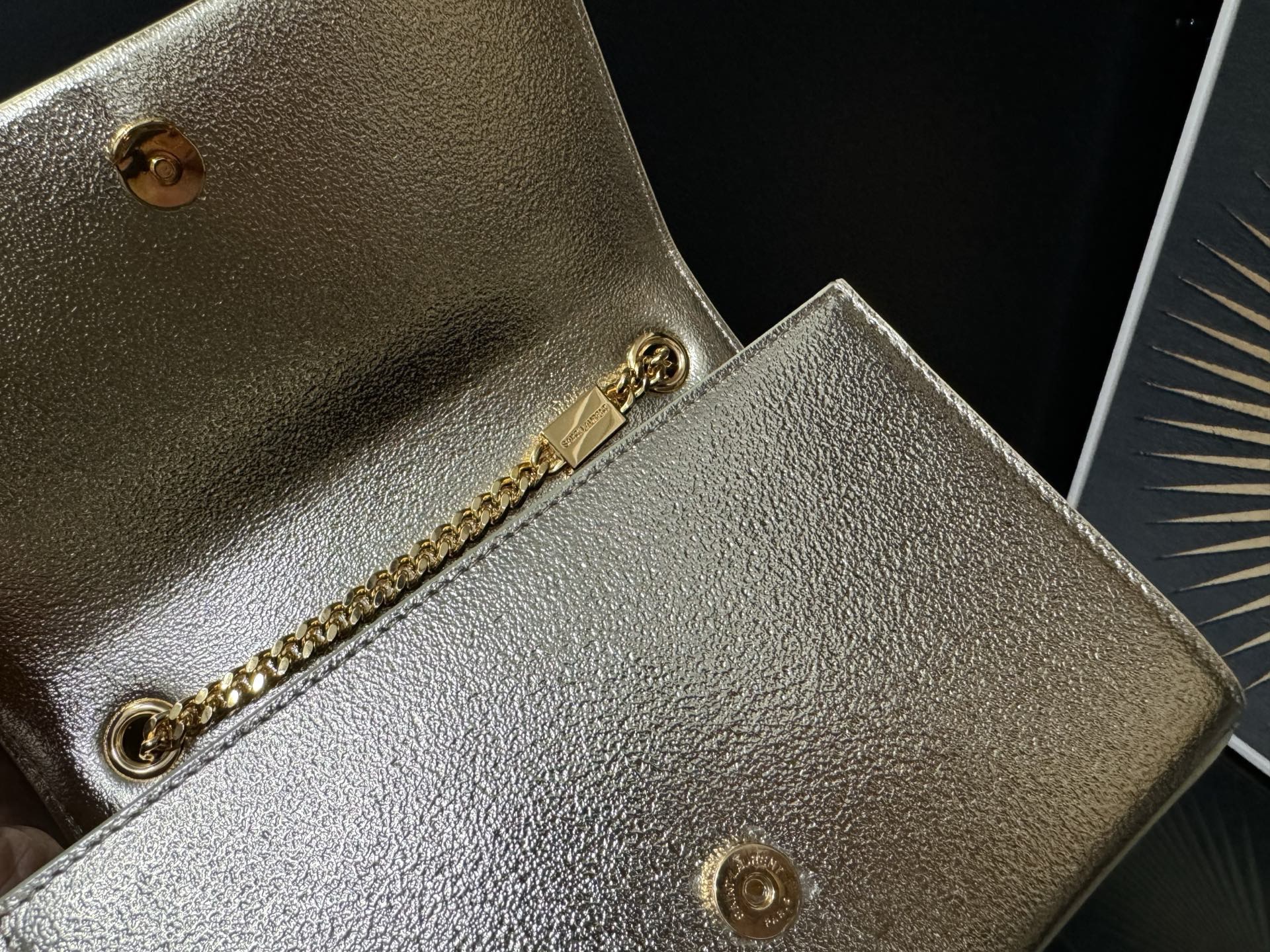 Saint Laurent Kate 20 Chain Bag 생로랑 케이트 20 체인백 메탈릭 가죽 7