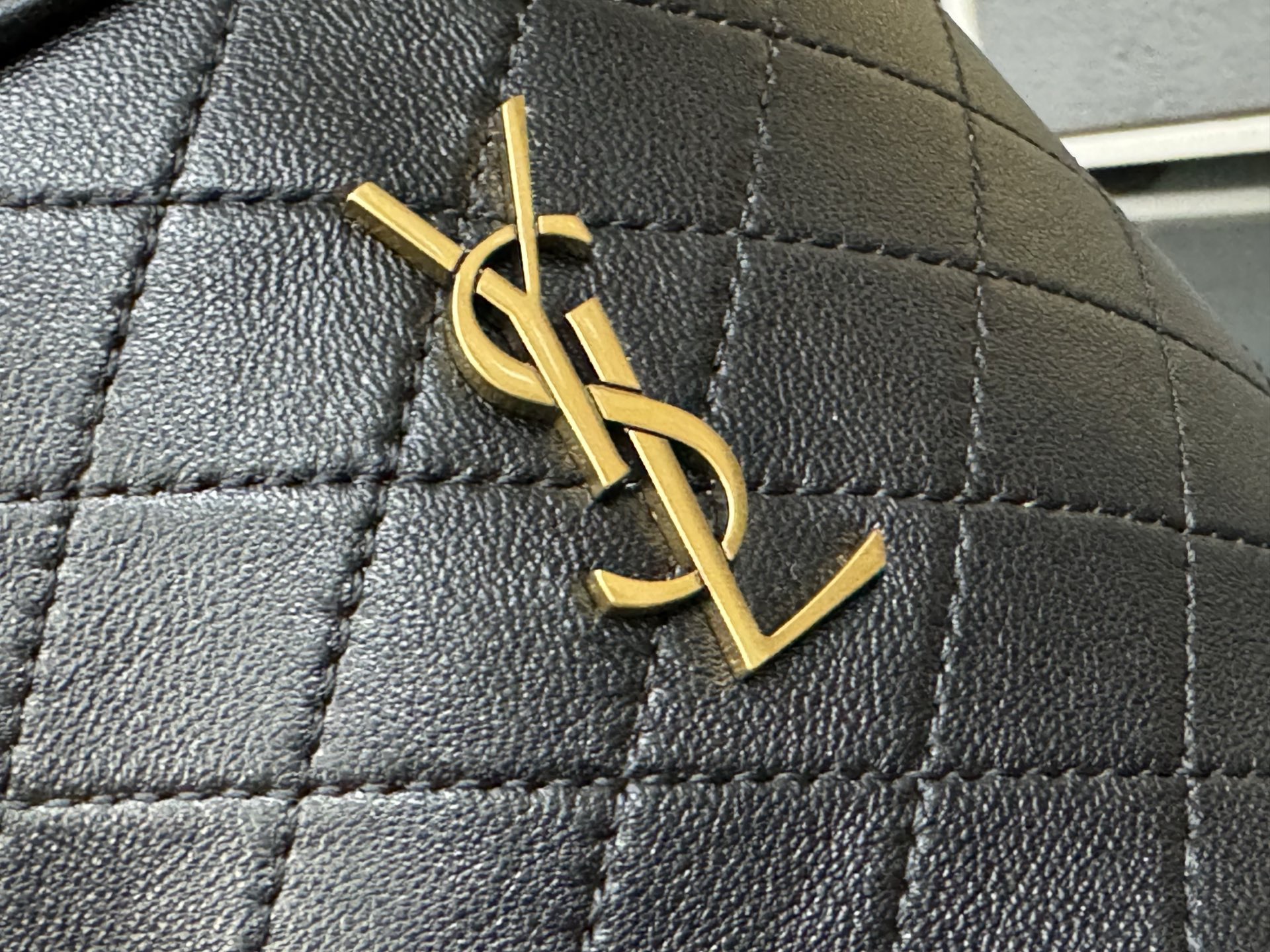 Saint Laurent Gaby Bucket 생로랑 가비 버킷 플랩 백 18