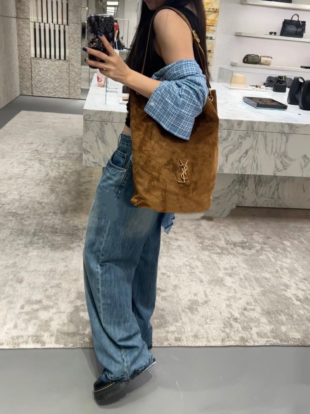 Saint Laurent Niki 생로랑 니키 스웨이드 버킷백 844346 38cm 9