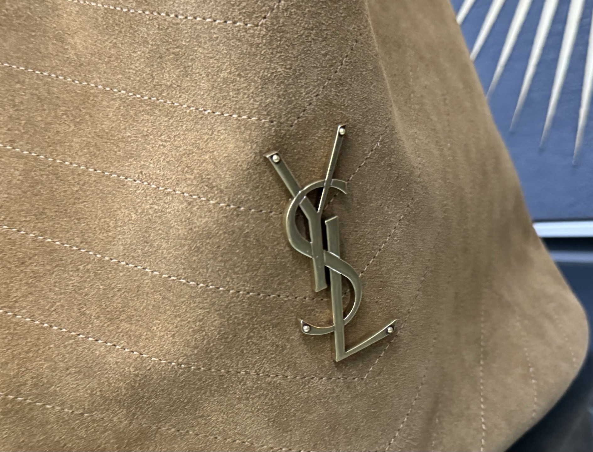 Saint Laurent Niki 생로랑 니키 스웨이드 버킷백 844346 38cm 17