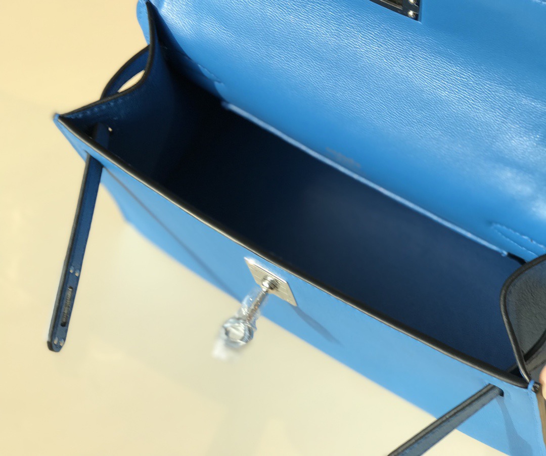 Hermès Kelly 에르메스 켈리 포쉐트 스위프트 가죽 22cm 15