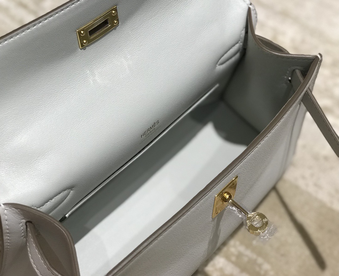 Hermès Kelly  에르메스 켈리 포쉐트 스위프트 가죽 22cm 15