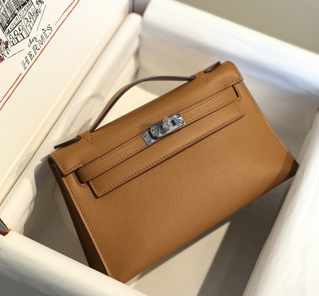 Hermès Kelly 에르메스 켈리 포쉐트 스위프트 가죽 22cm 9