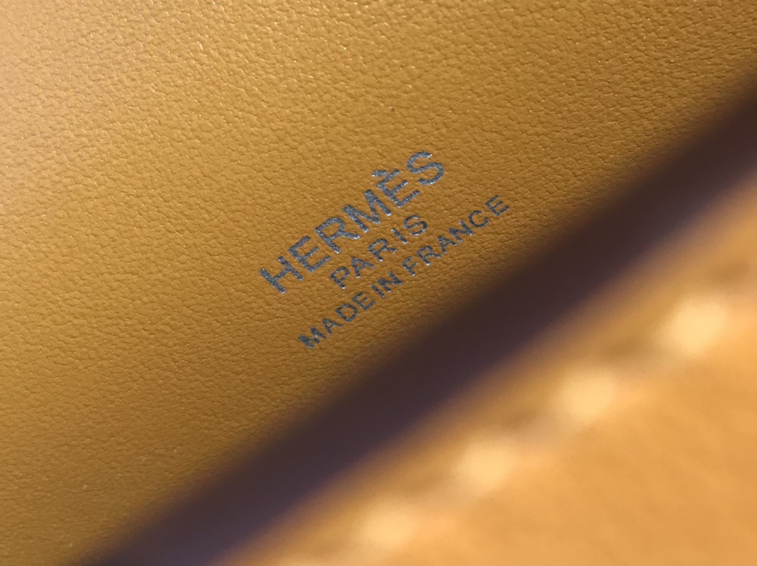 Hermès Kelly 에르메스 켈리 포쉐트 스위프트 가죽 22cm 15