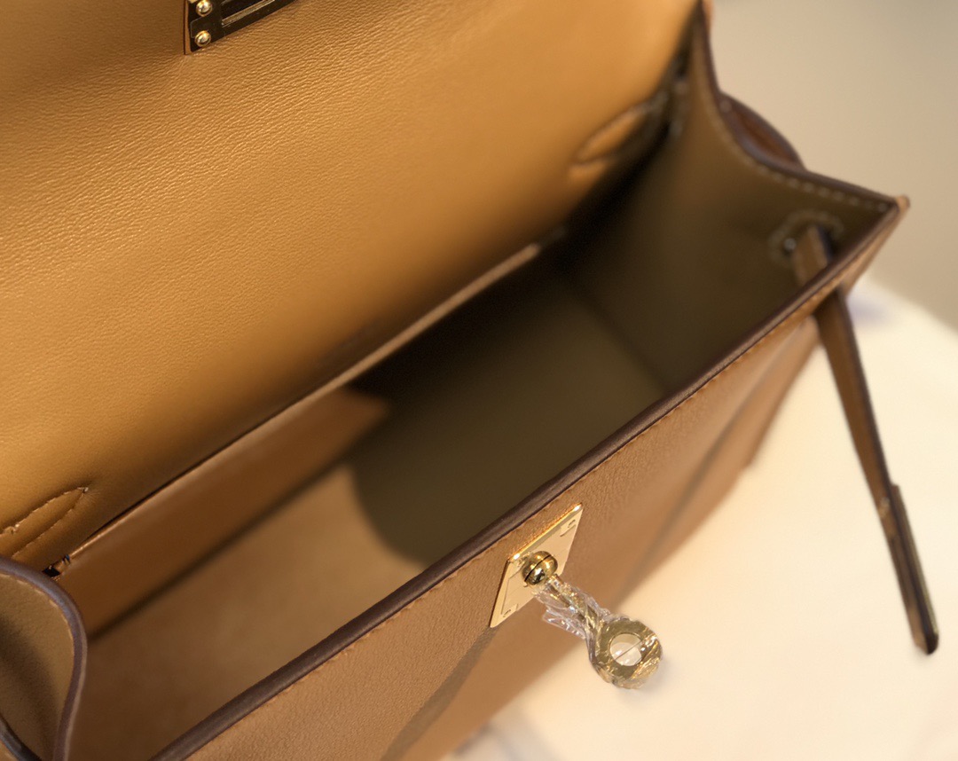 Hermès Kelly 에르메스 켈리 포쉐트 스위프트 가죽 22cm 14