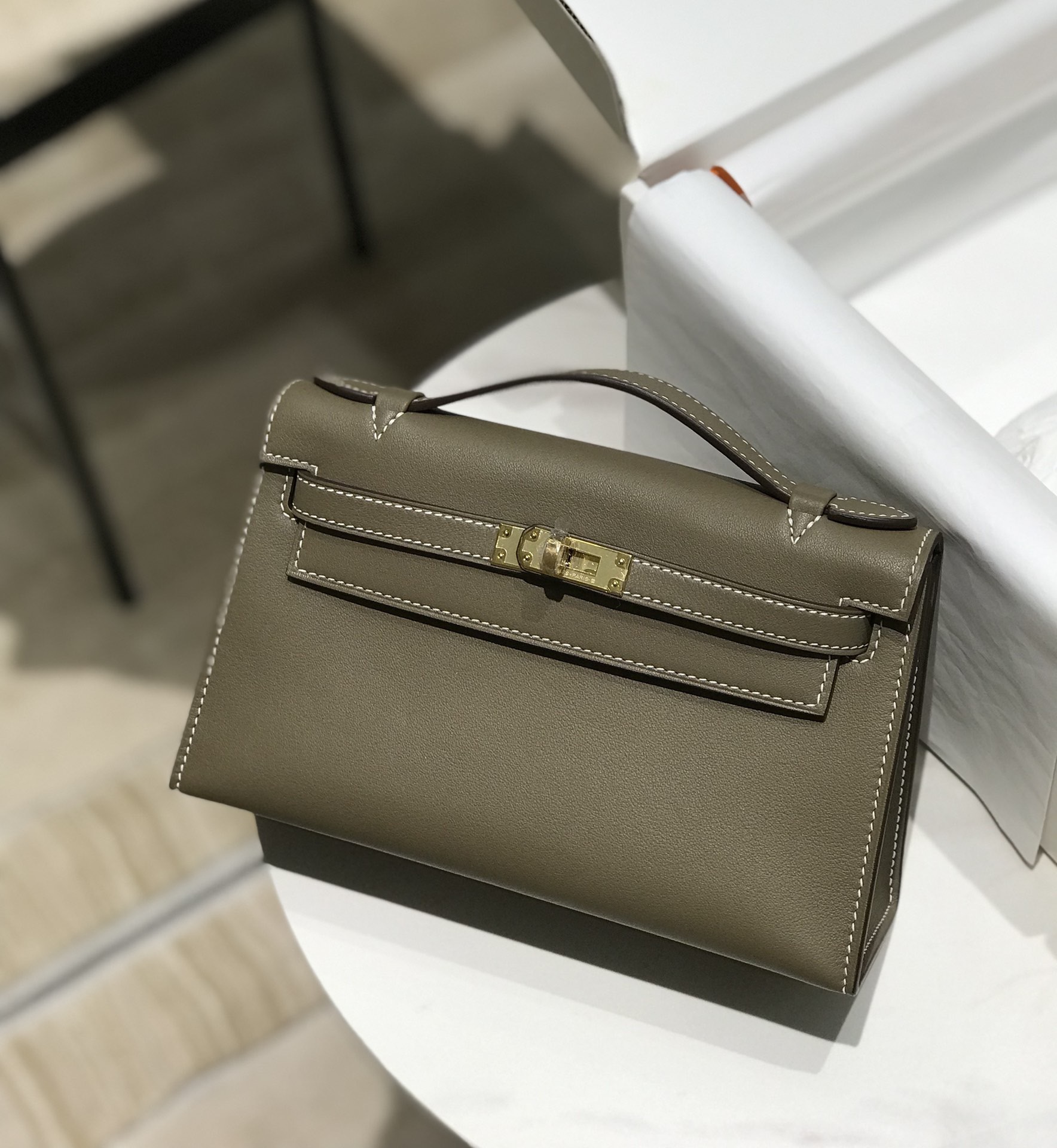 Hermès Kelly 에르메스 켈리 포쉐트 스위프트 가죽 22cm 8