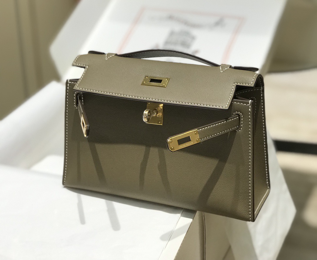 Hermès Kelly 에르메스 켈리 포쉐트 스위프트 가죽 22cm 9