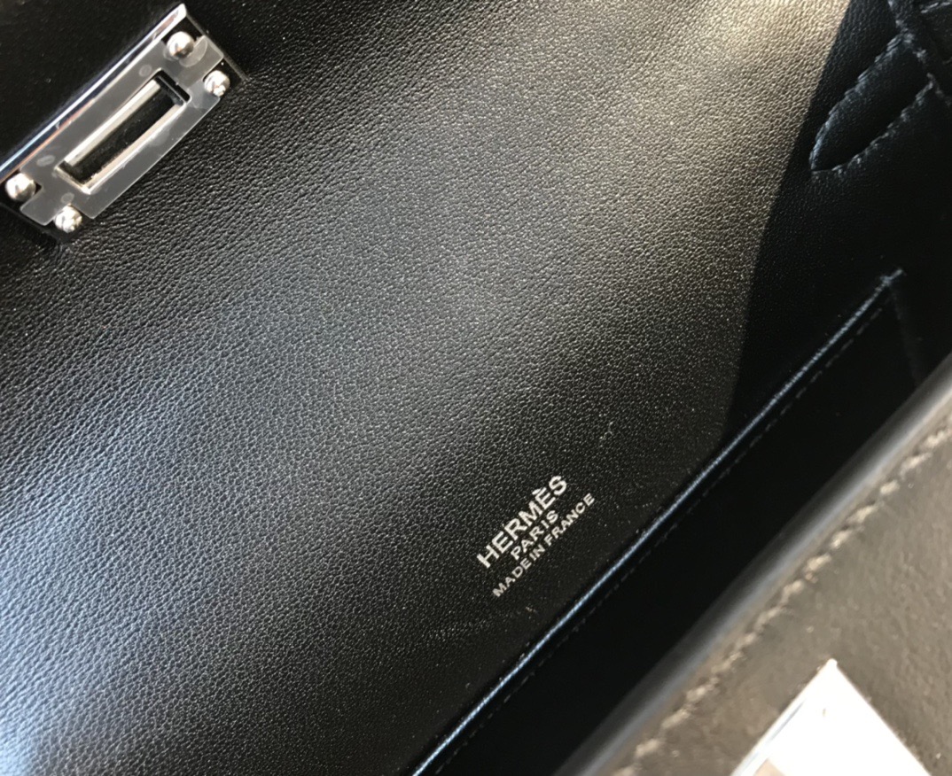Hermès Kelly 에르메스 켈리 포쉐트 스위프트 가죽 22cm 15