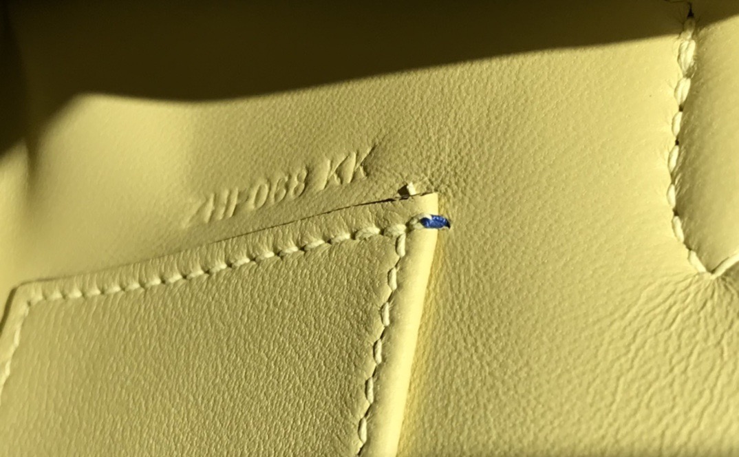 Hermès Kelly 에르메스 켈리 포쉐트 스위프트 가죽 22cm 14