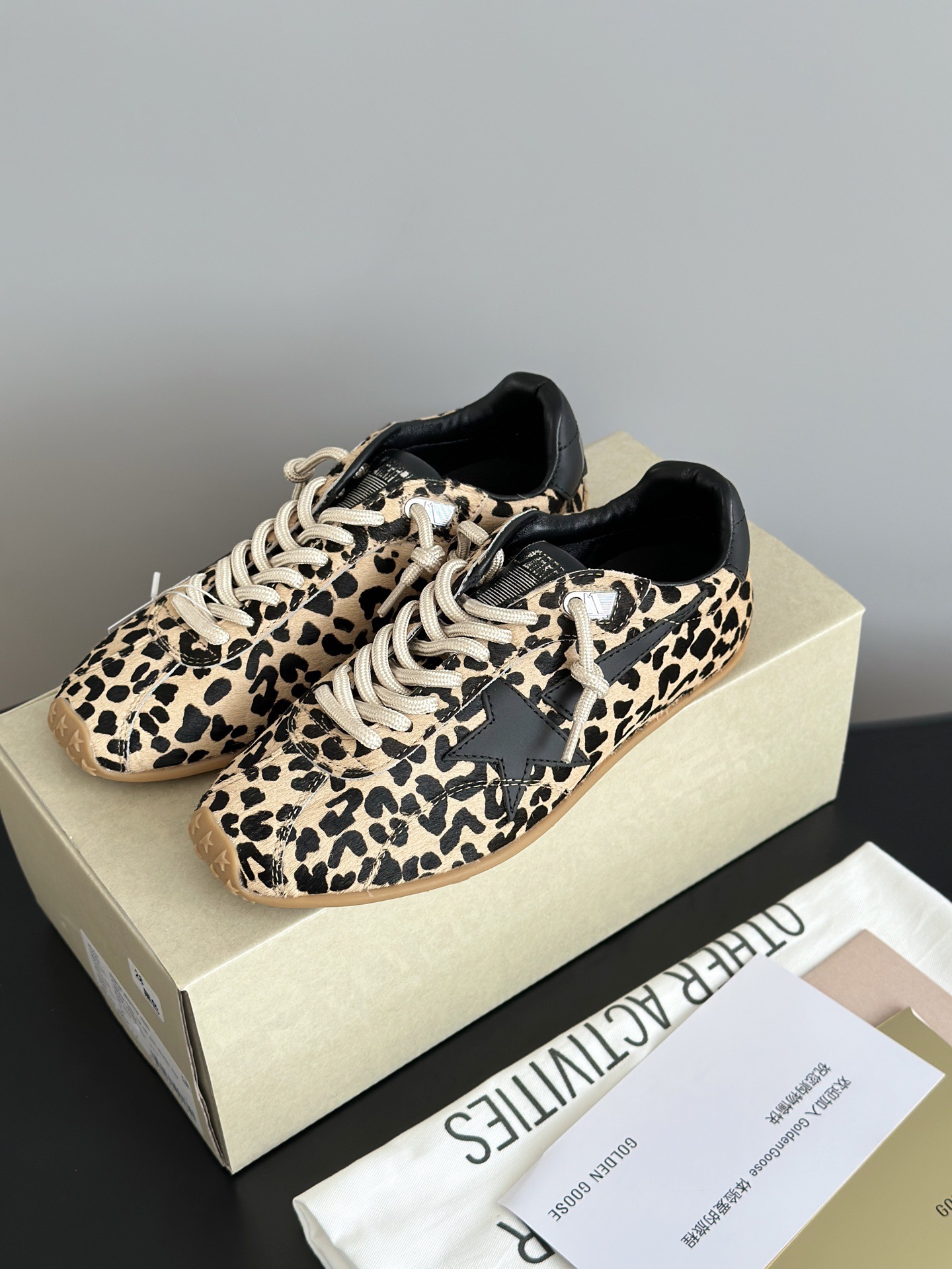 Golden Goose 골든구스 GGDB 스니커즈 브라운 3