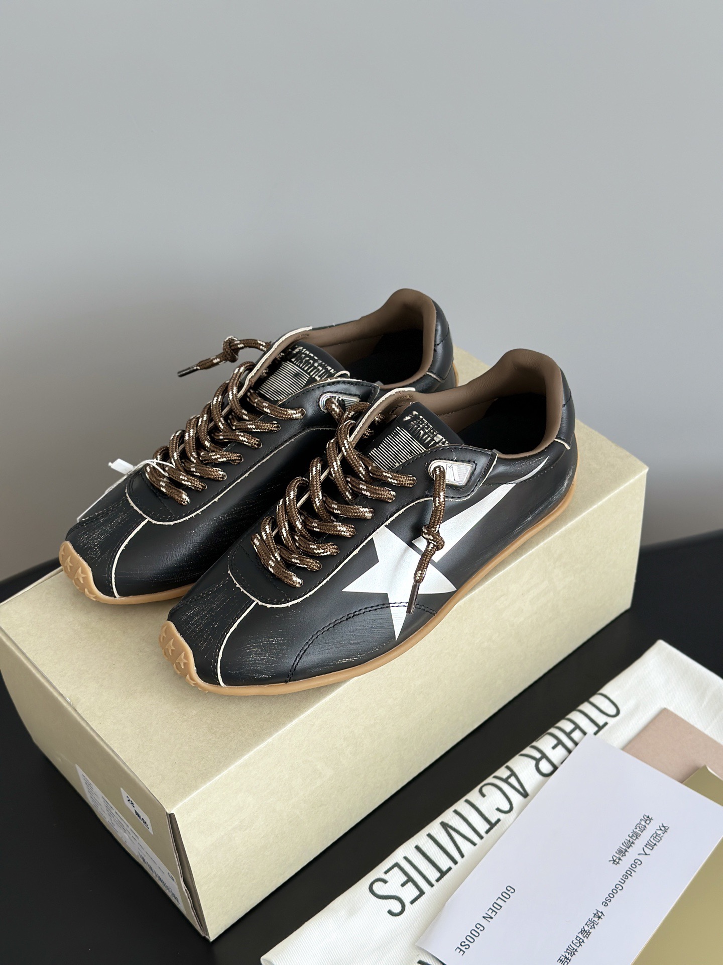 Golden Goose 골든구스 GGDB 스니커즈 브라운 3