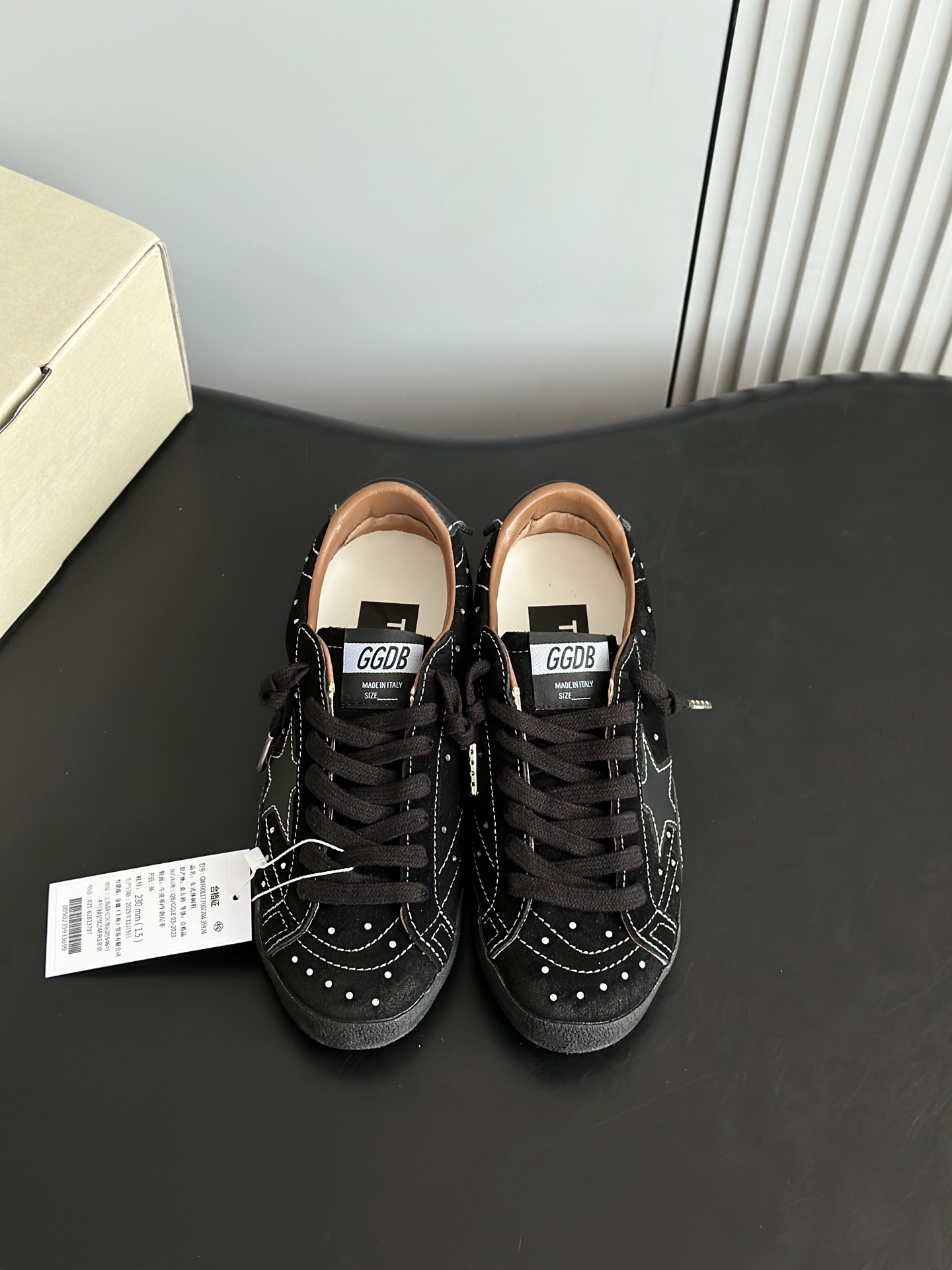 Golden Goose 골든구스 디럭스 브랜드 스니커즈 브라운 1