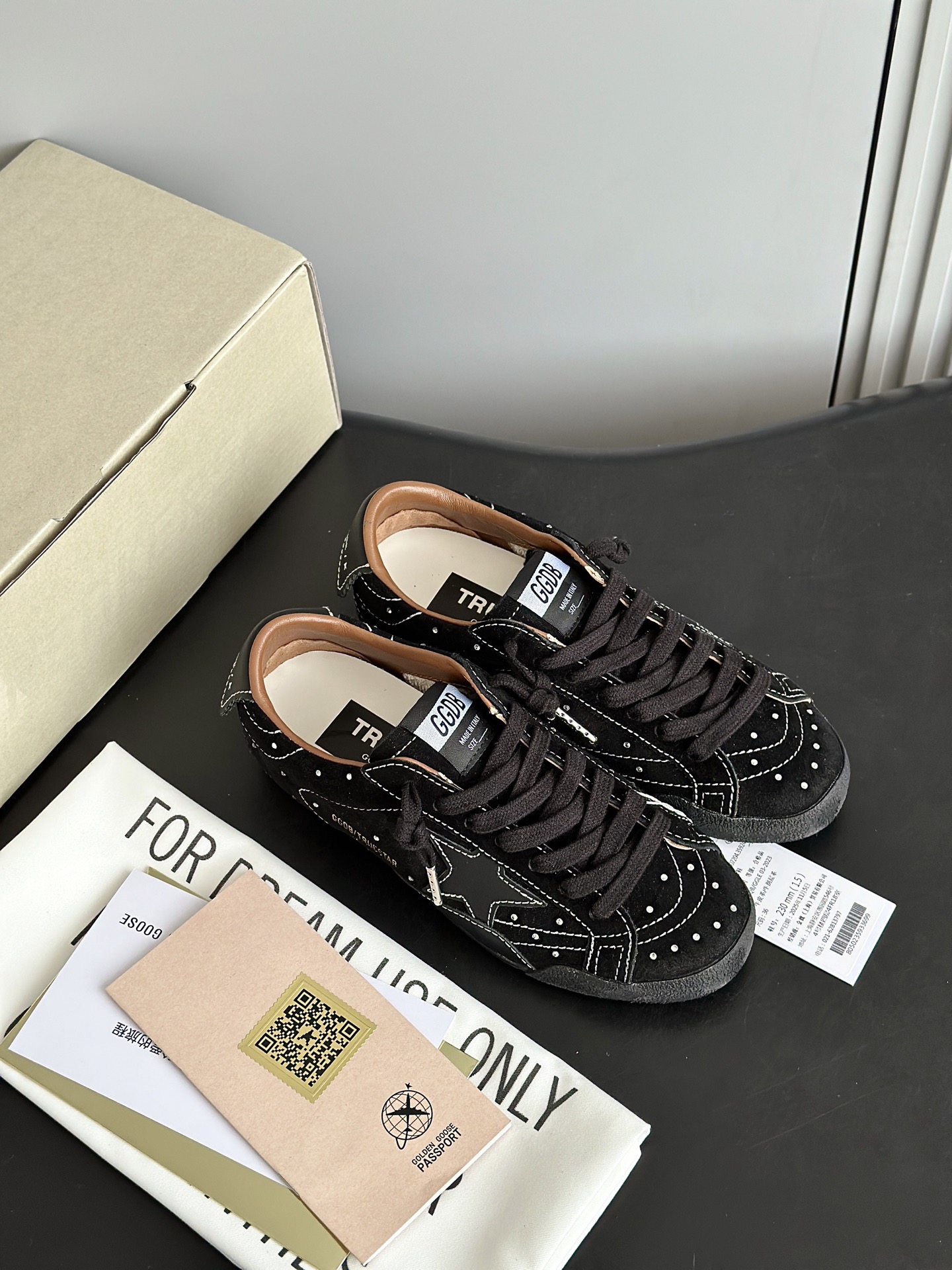 Golden Goose 골든구스 디럭스 브랜드 스니커즈 브라운 2