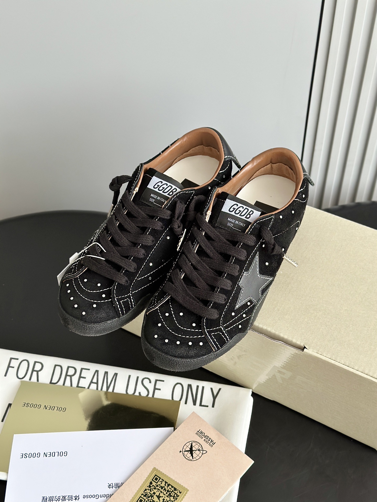 Golden Goose 골든구스 디럭스 브랜드 스니커즈 브라운 3