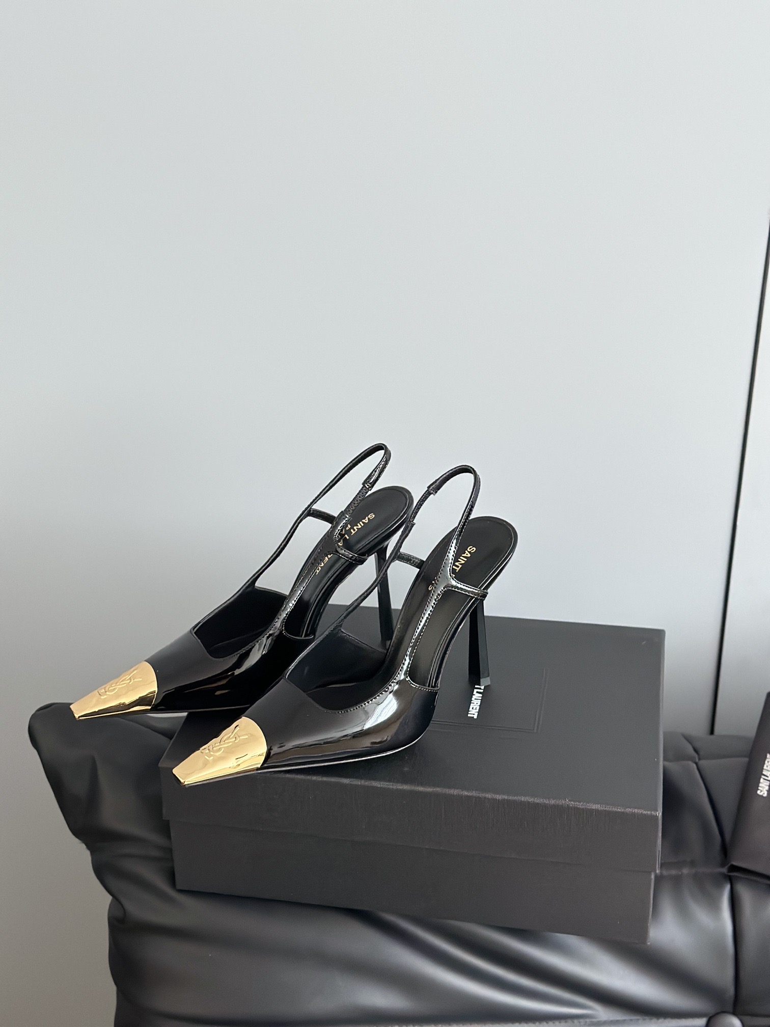 SAINT LAURENT 생로랑 YSL25 금장 하이힐 2