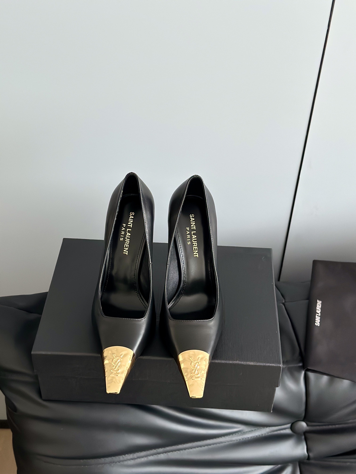 SAINT LAURENT 생로랑 YSL25 금장 하이힐 1