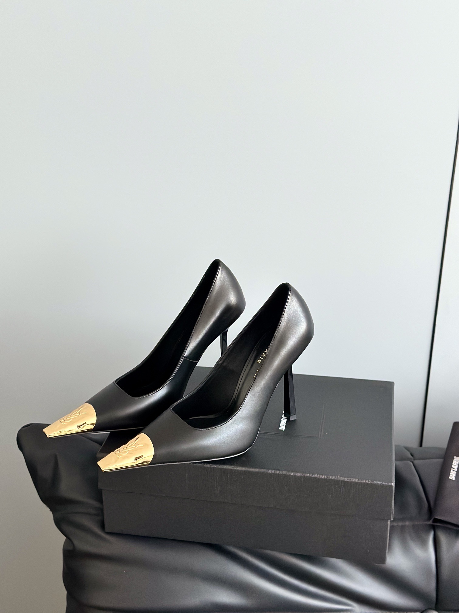 SAINT LAURENT 생로랑 YSL25 금장 하이힐 2