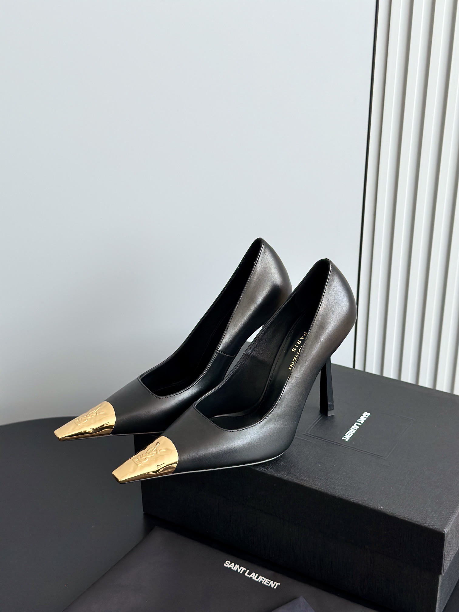 SAINT LAURENT 생로랑 YSL25 금장 하이힐 4
