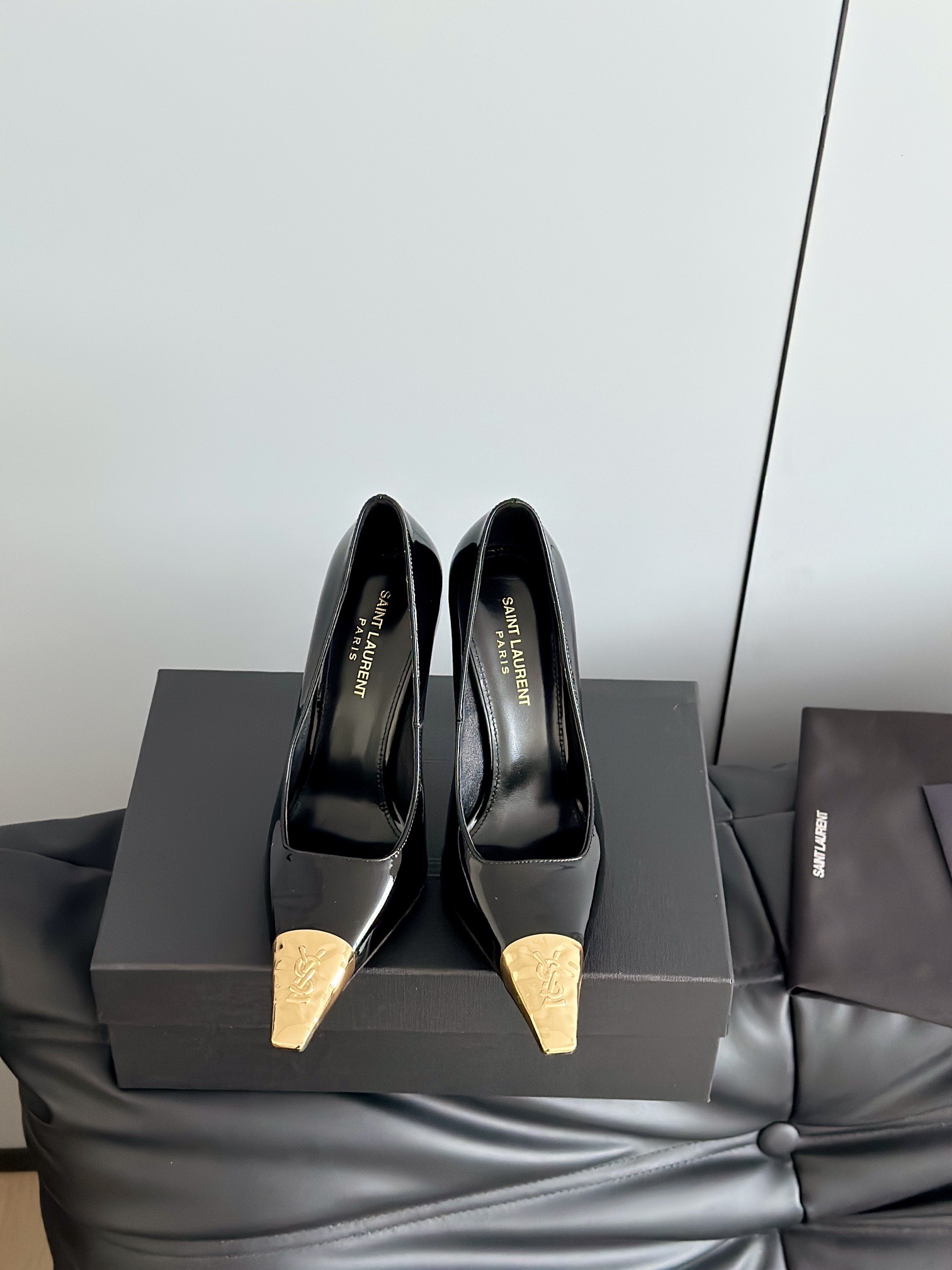 SAINT LAURENT 생로랑 YSL25 금장 하이힐 1