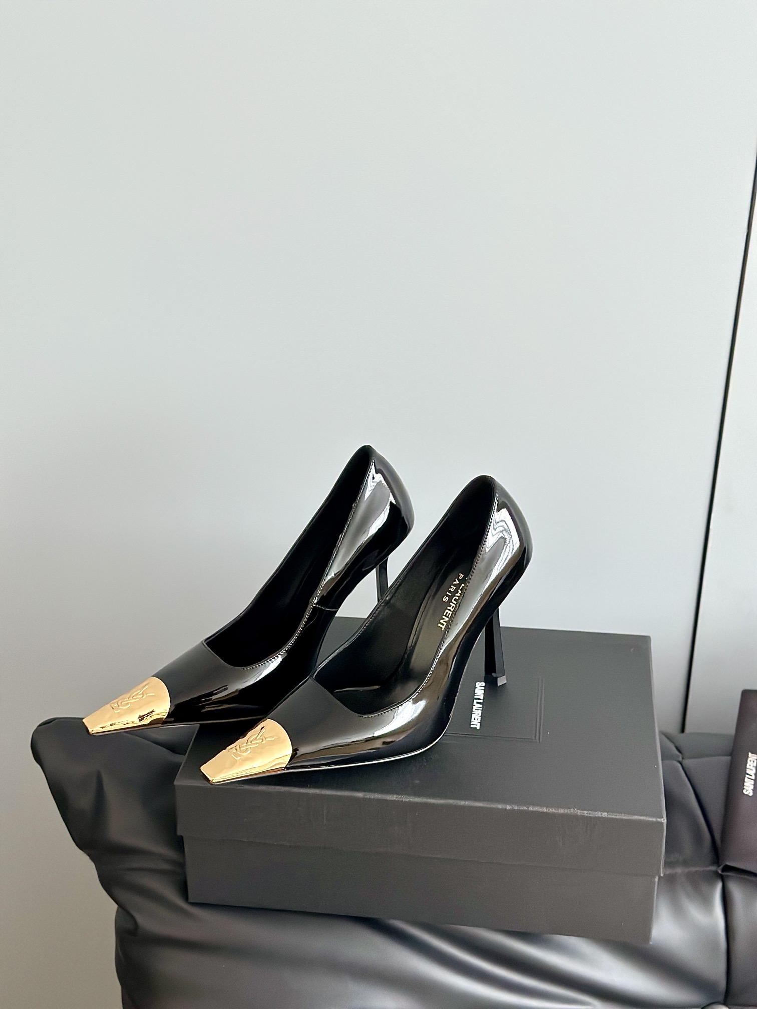 SAINT LAURENT 생로랑 YSL25 금장 하이힐 2