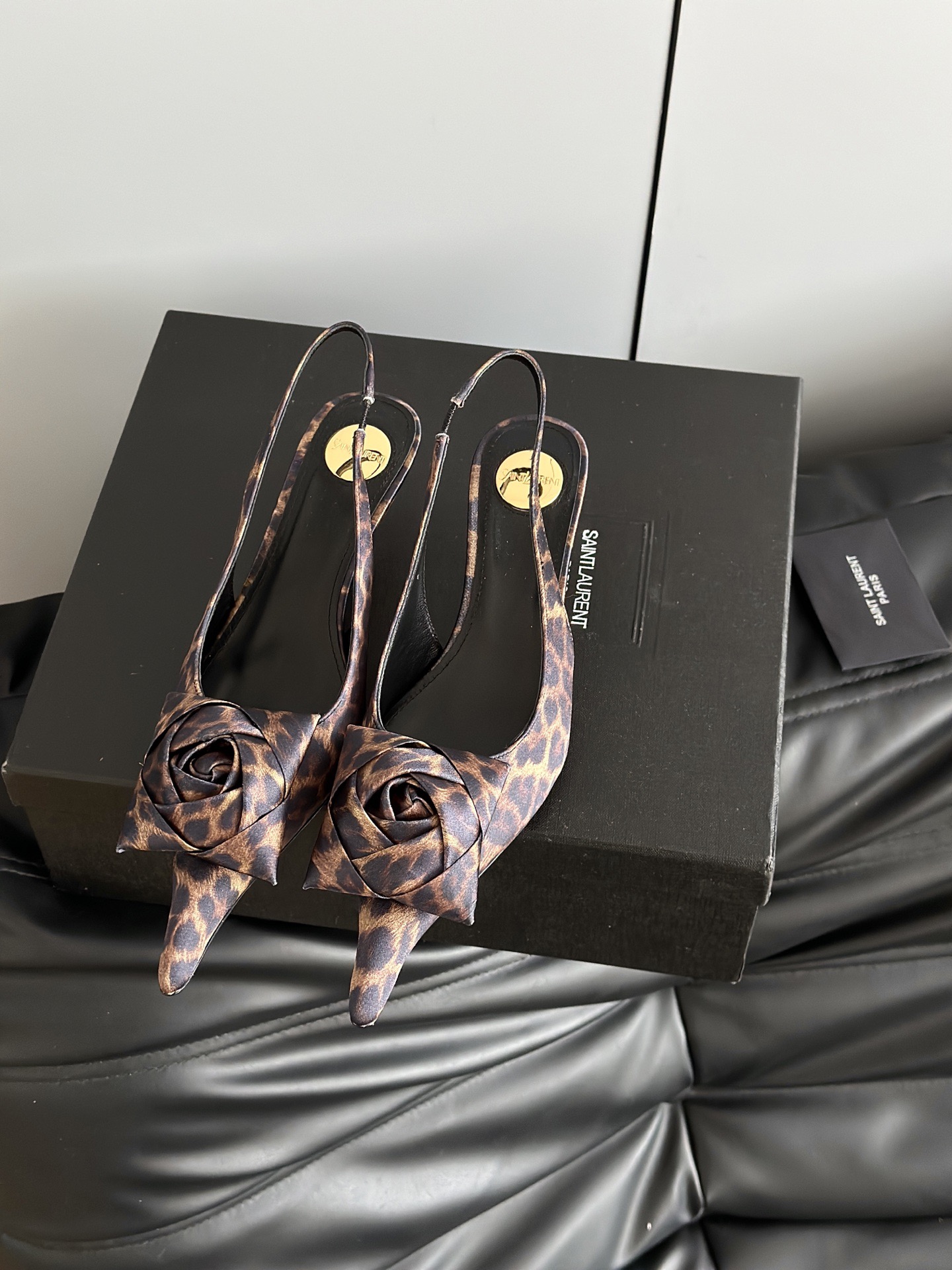 SAINT LAURENT 생로랑 로즈 장식 하이힐 레오파드 6