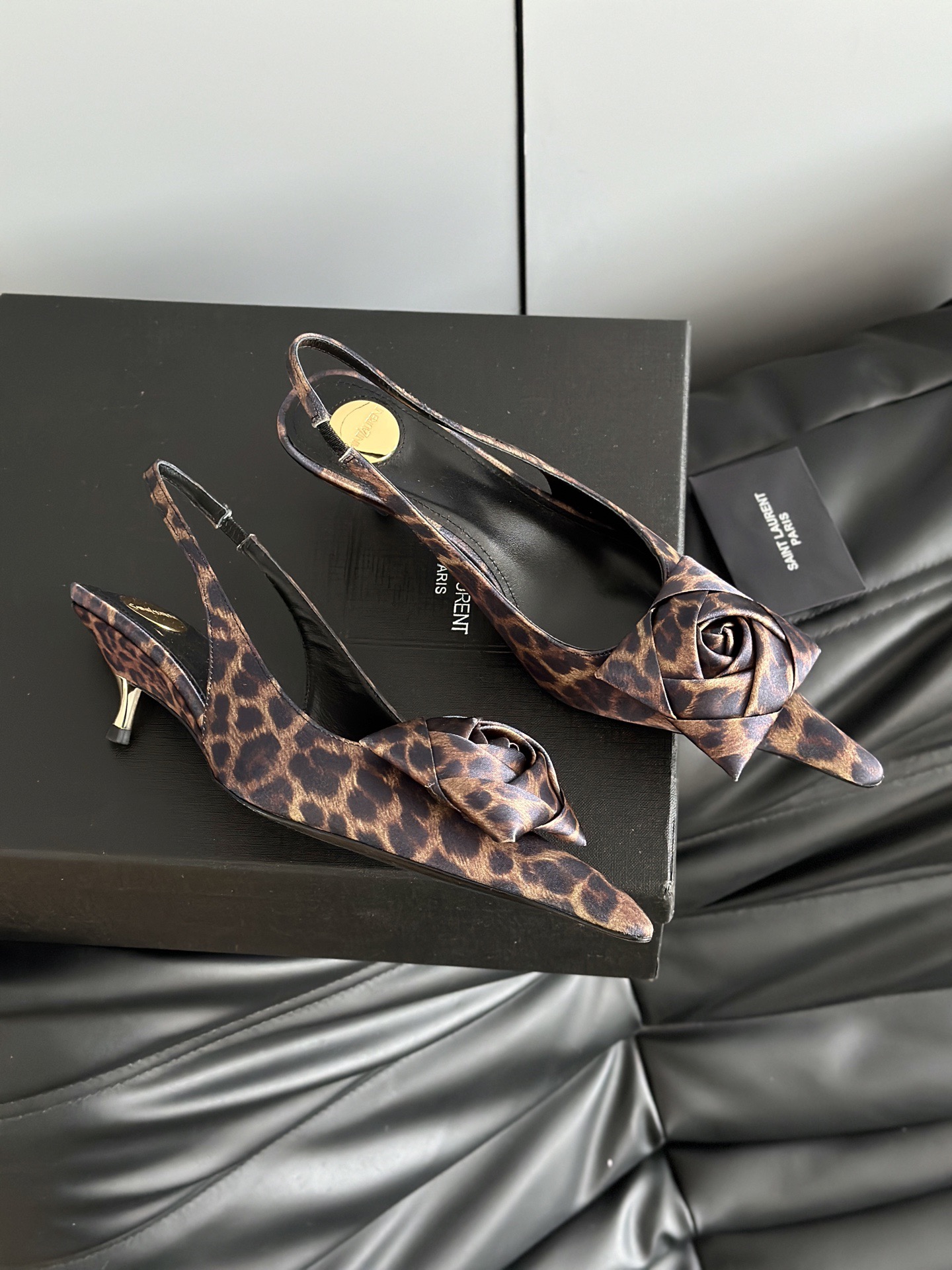 SAINT LAURENT 생로랑 로즈 장식 하이힐 레오파드 7