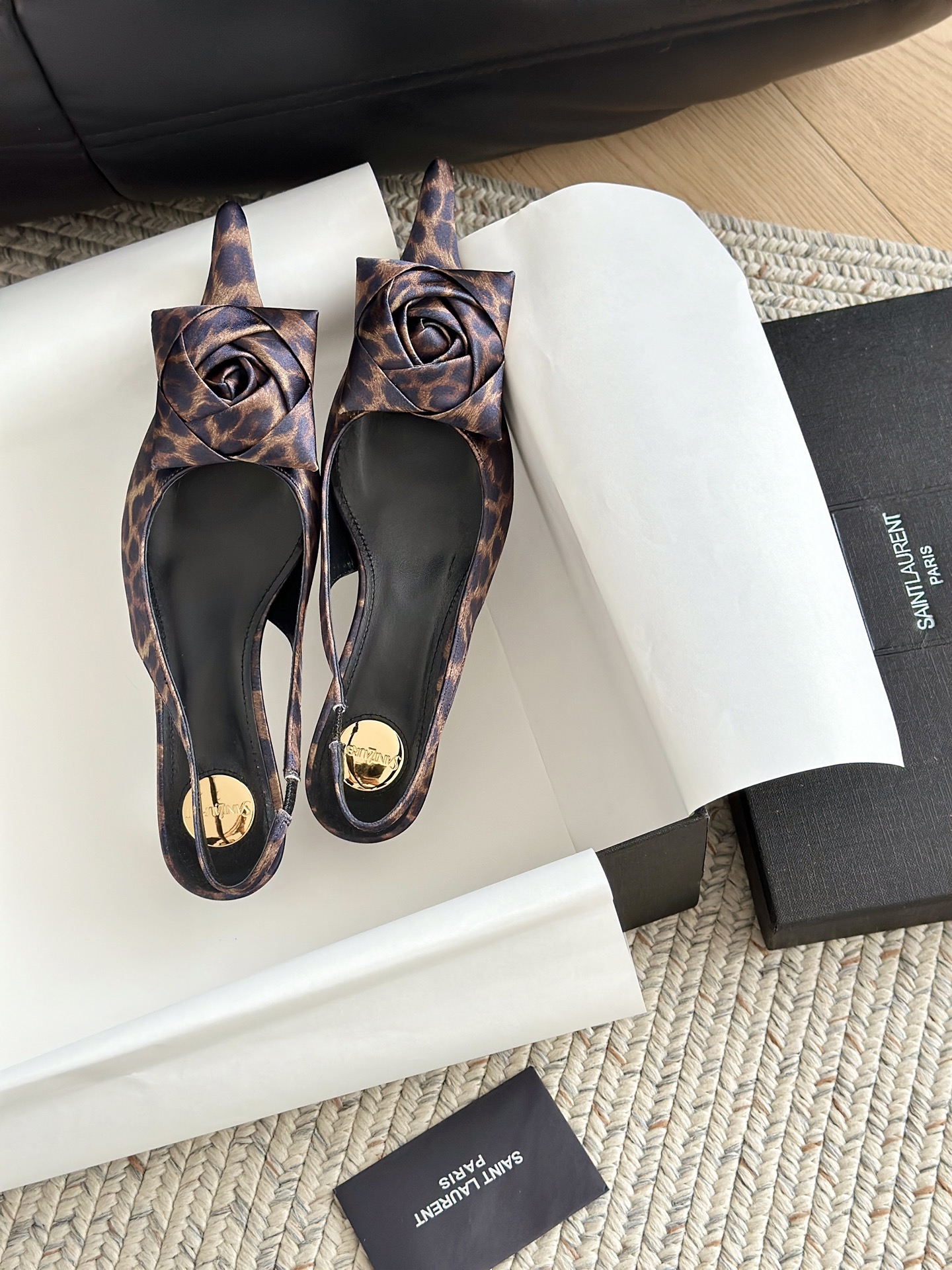 SAINT LAURENT 생로랑 로즈 장식 하이힐 레오파드 11