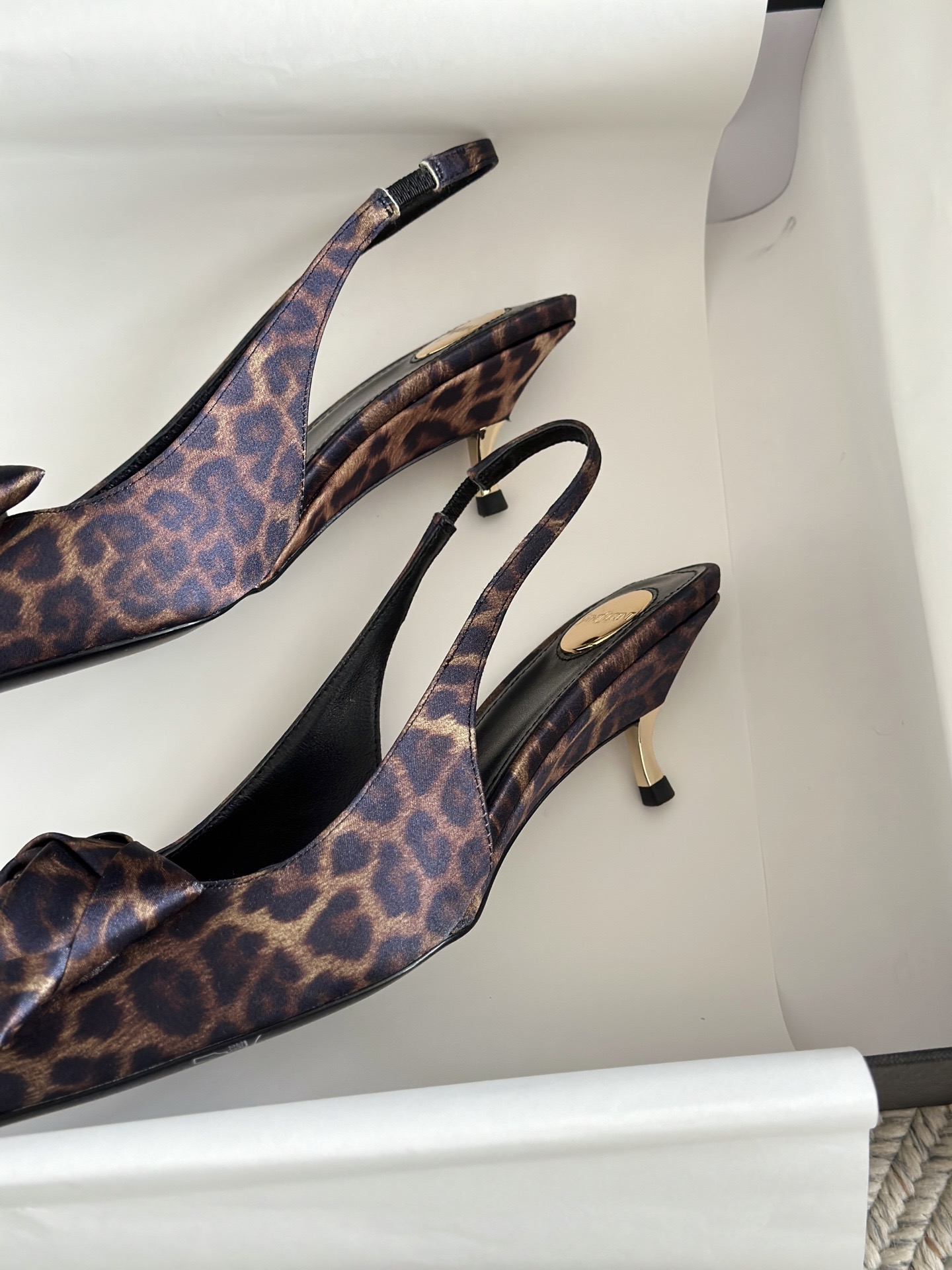 SAINT LAURENT 생로랑 로즈 장식 하이힐 레오파드 15