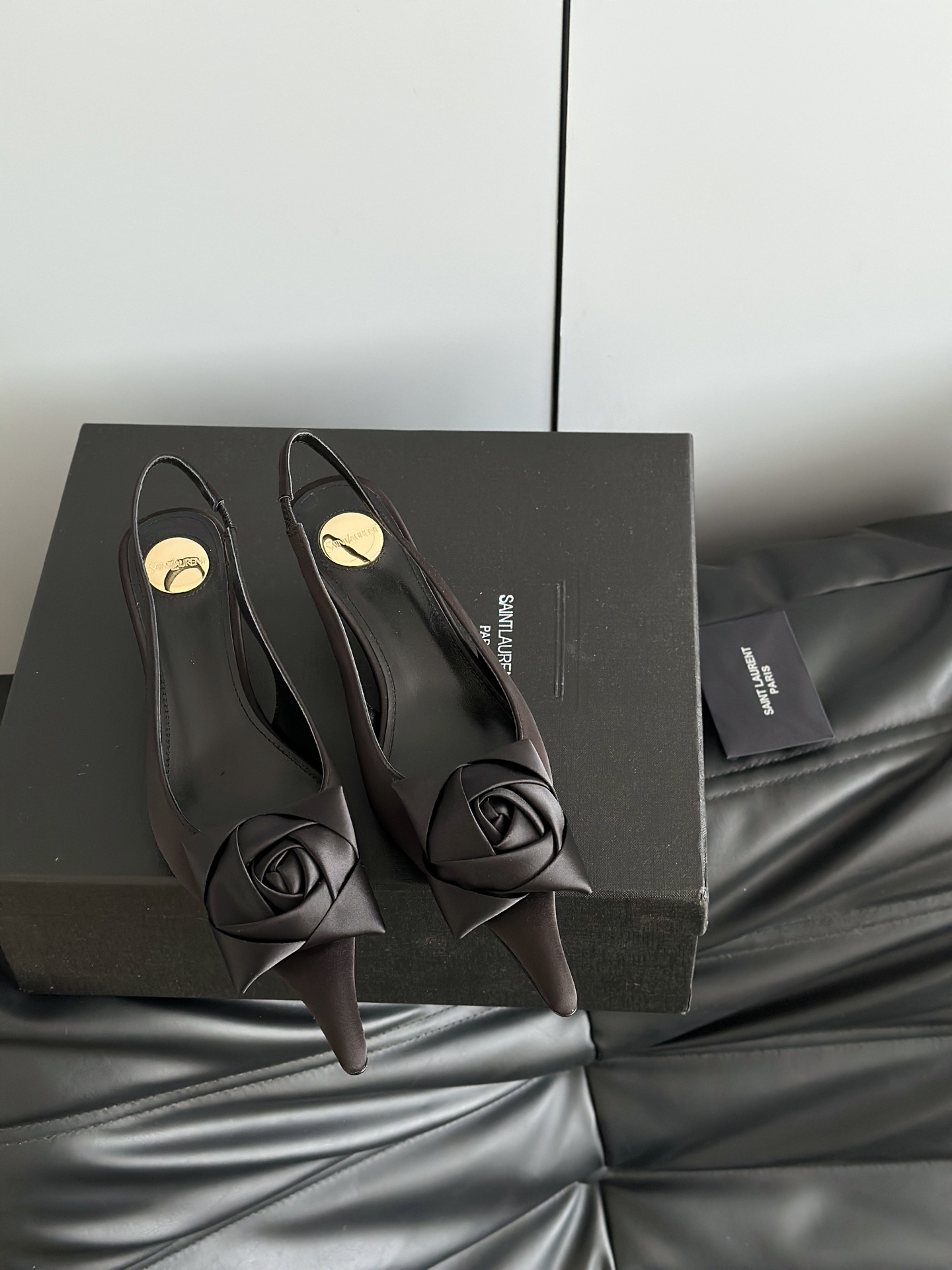 SAINT LAURENT 생로랑 로즈 장식 하이힐 레오파드 3