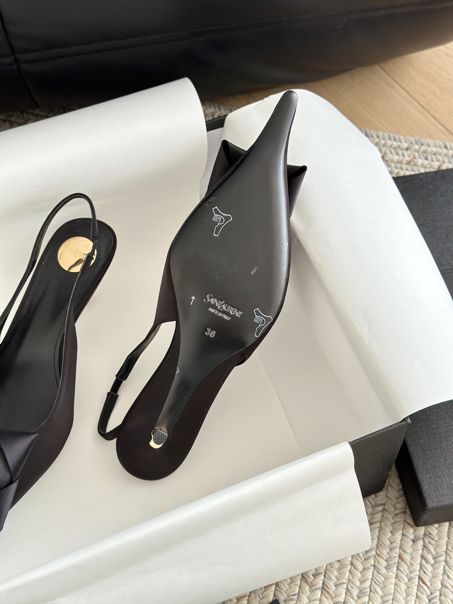 SAINT LAURENT 생로랑 로즈 장식 하이힐 레오파드 8