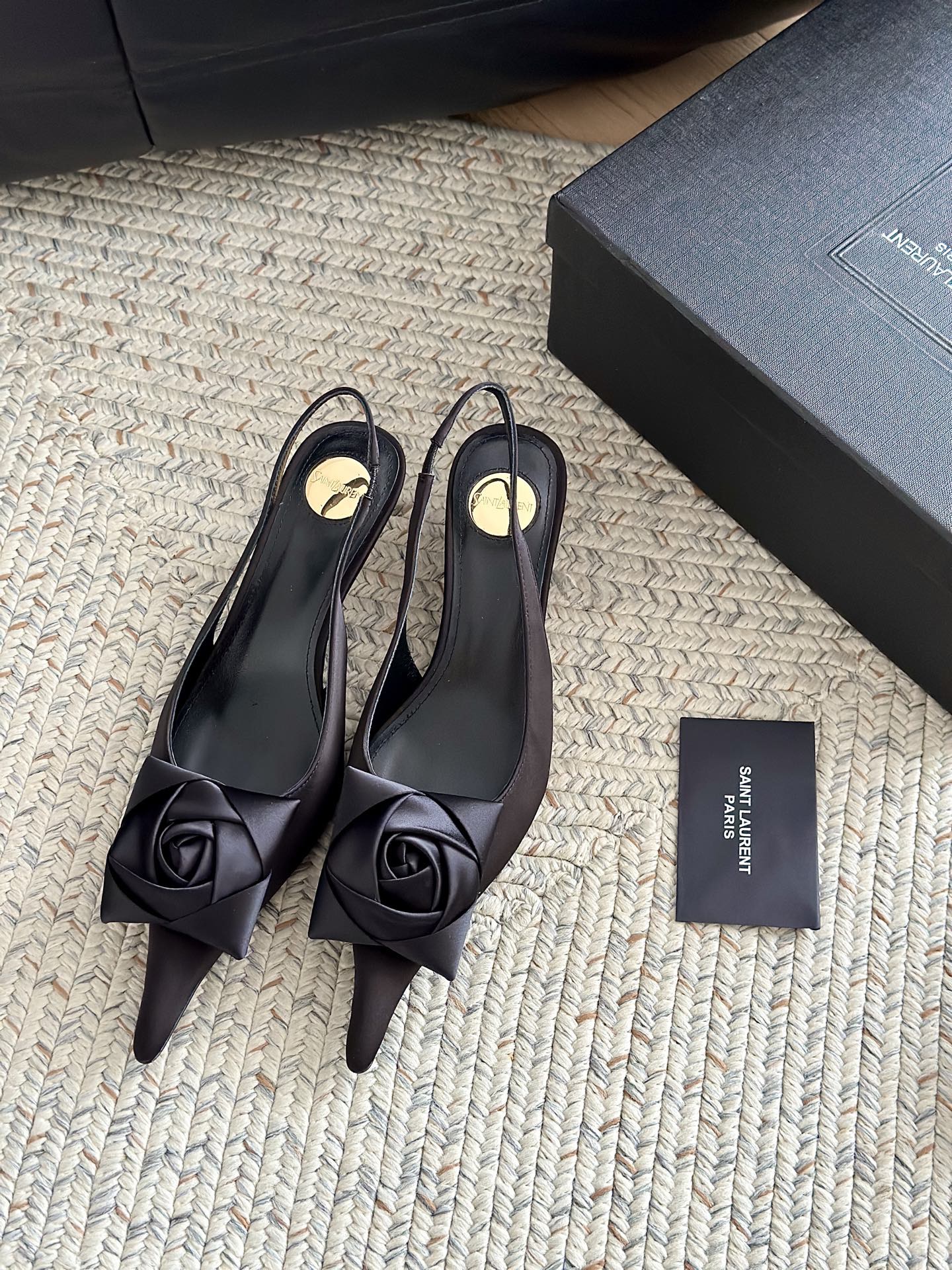 SAINT LAURENT 생로랑 로즈 장식 하이힐 레오파드 12