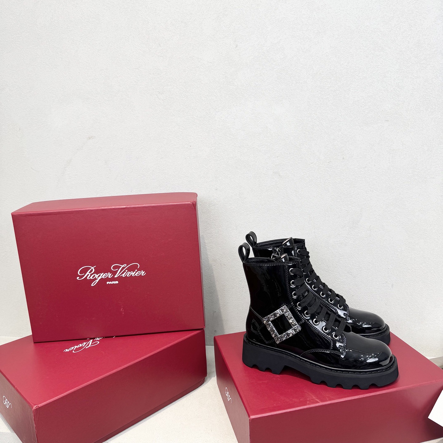 Roger Vivier 로저 비비에 Roger Vivier 로저 비비에 브이브 메탈 버클 러그솔 앵클부츠 8