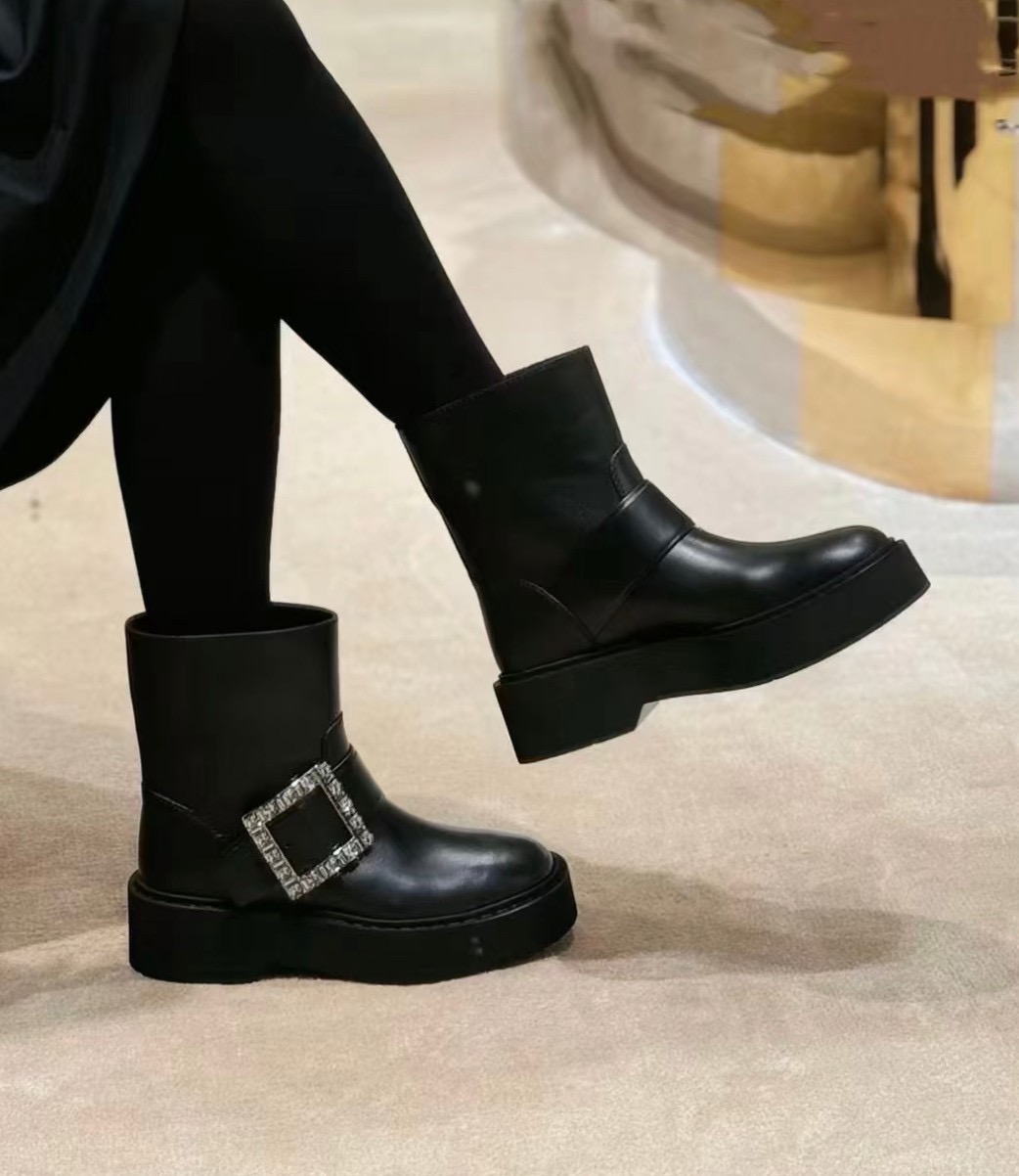 Roger Vivier 로저 비비에 Roger Vivier 로저 비비에 메탈 버클 플랫폼 앵클부츠 2