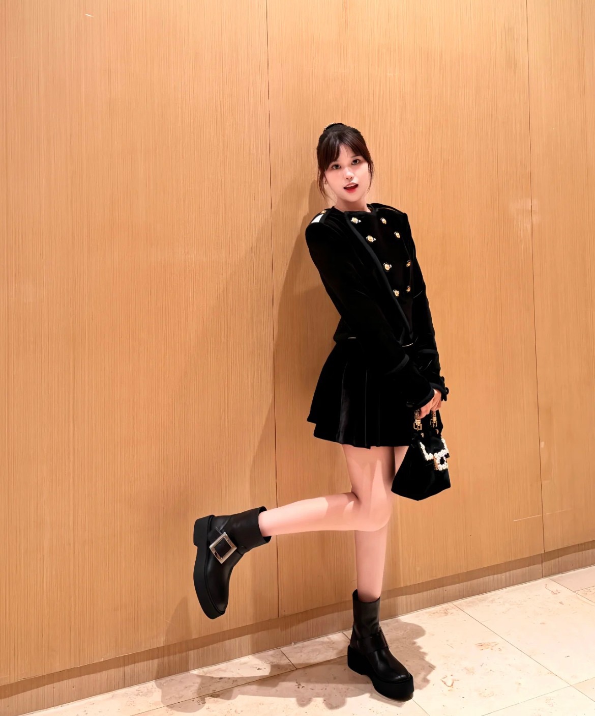 Roger Vivier 로저 비비에 Roger Vivier 로저 비비에 메탈 버클 플랫폼 앵클부츠 3