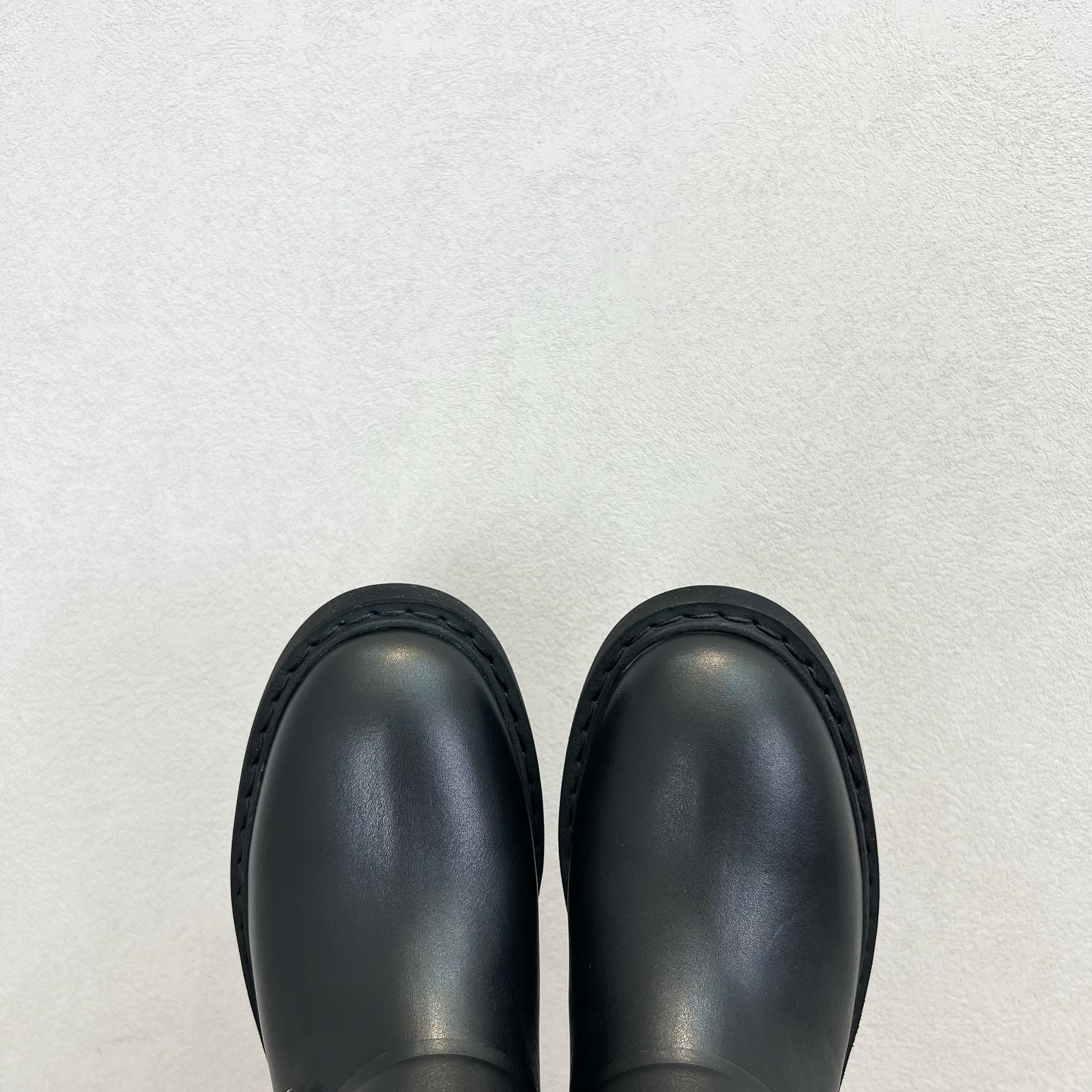 Roger Vivier 로저 비비에 Roger Vivier 로저 비비에 메탈 버클 플랫폼 앵클부츠 15