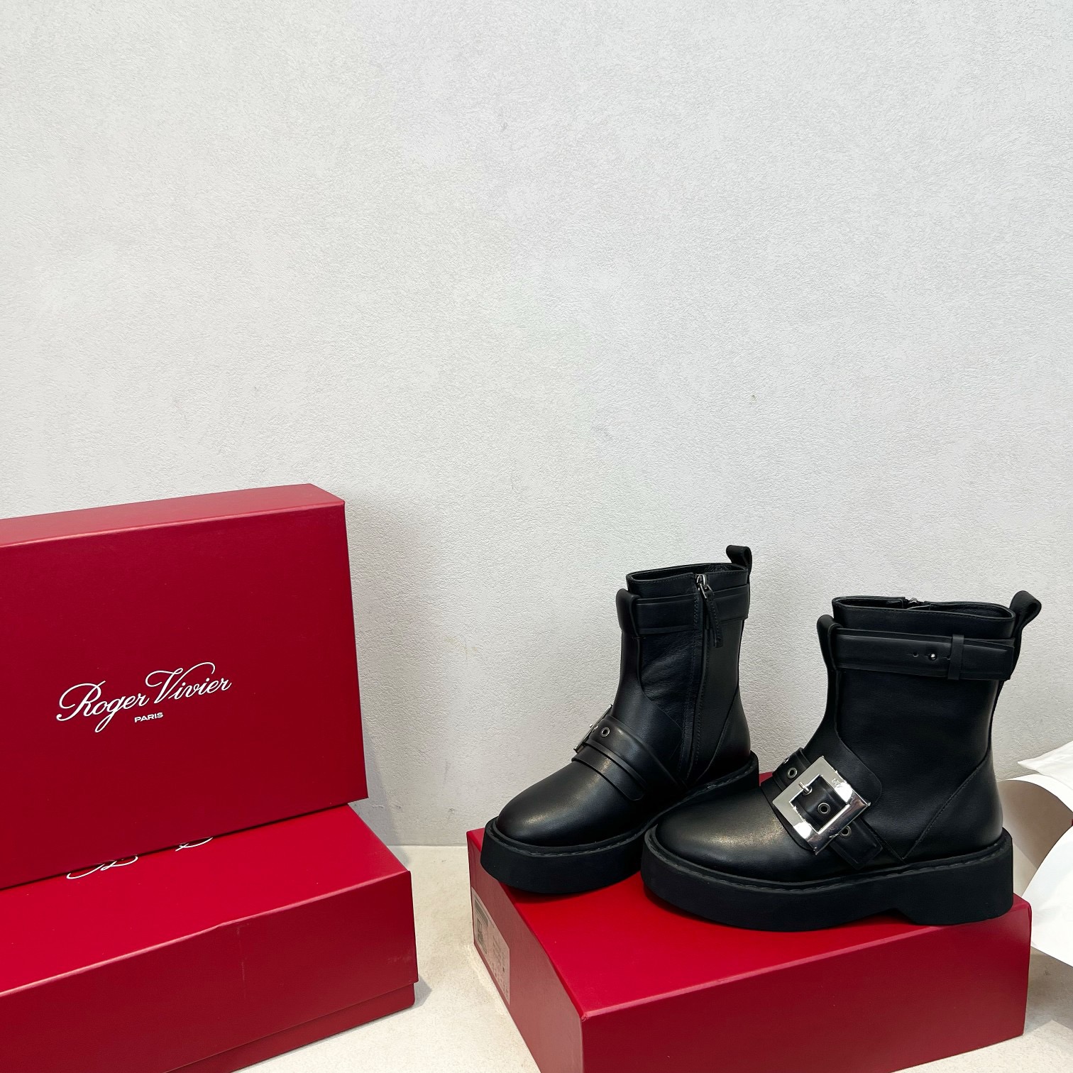Roger Vivier 로저 비비에 Roger Vivier 로저 비비에 메탈 버클 플랫폼 앵클부츠 17