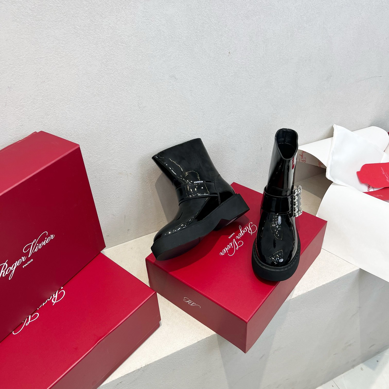 Roger Vivier 로저 비비에 Roger Vivier 로저 비비에 메탈 버클 플랫폼 앵클부츠 4