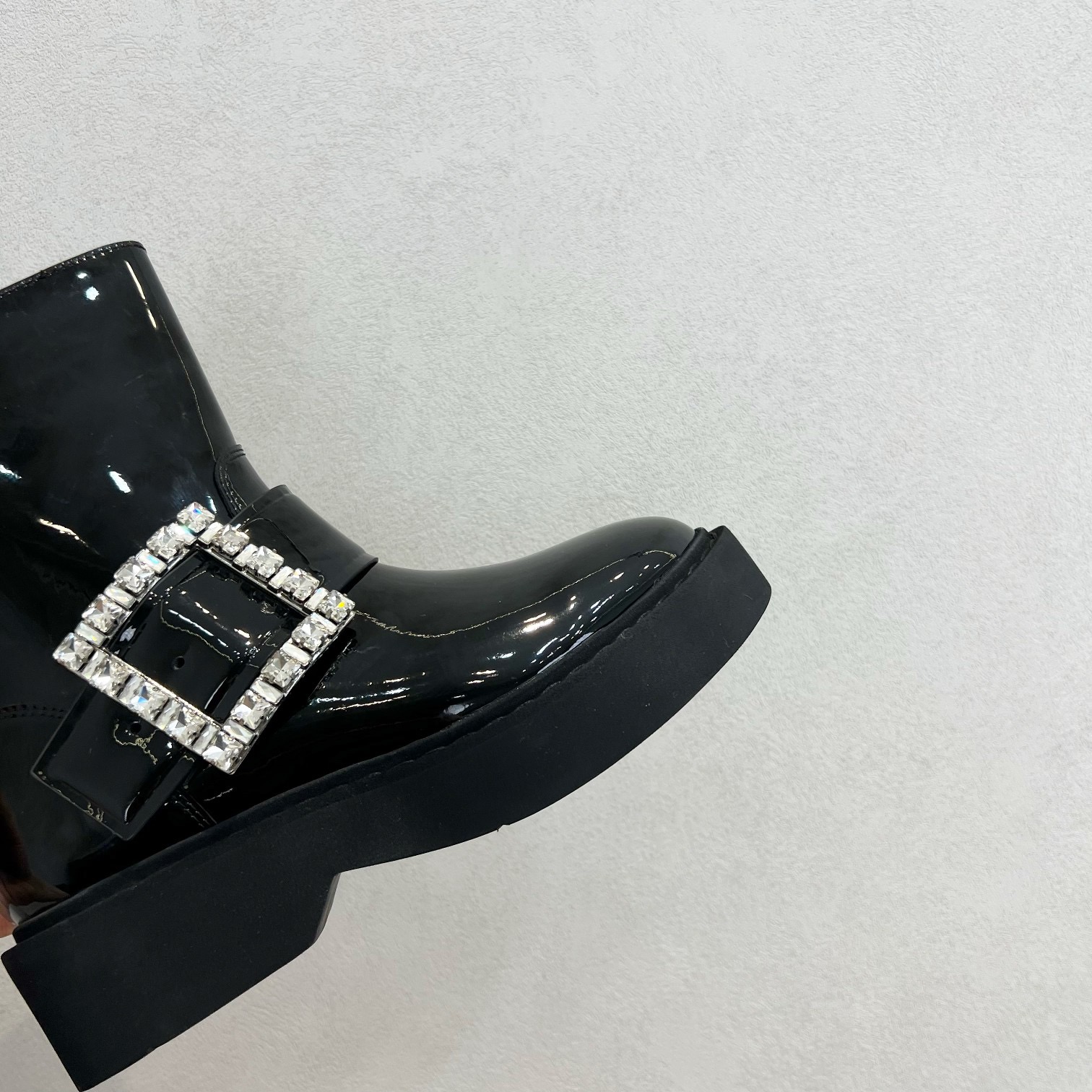 Roger Vivier 로저 비비에 Roger Vivier 로저 비비에 메탈 버클 플랫폼 앵클부츠 5