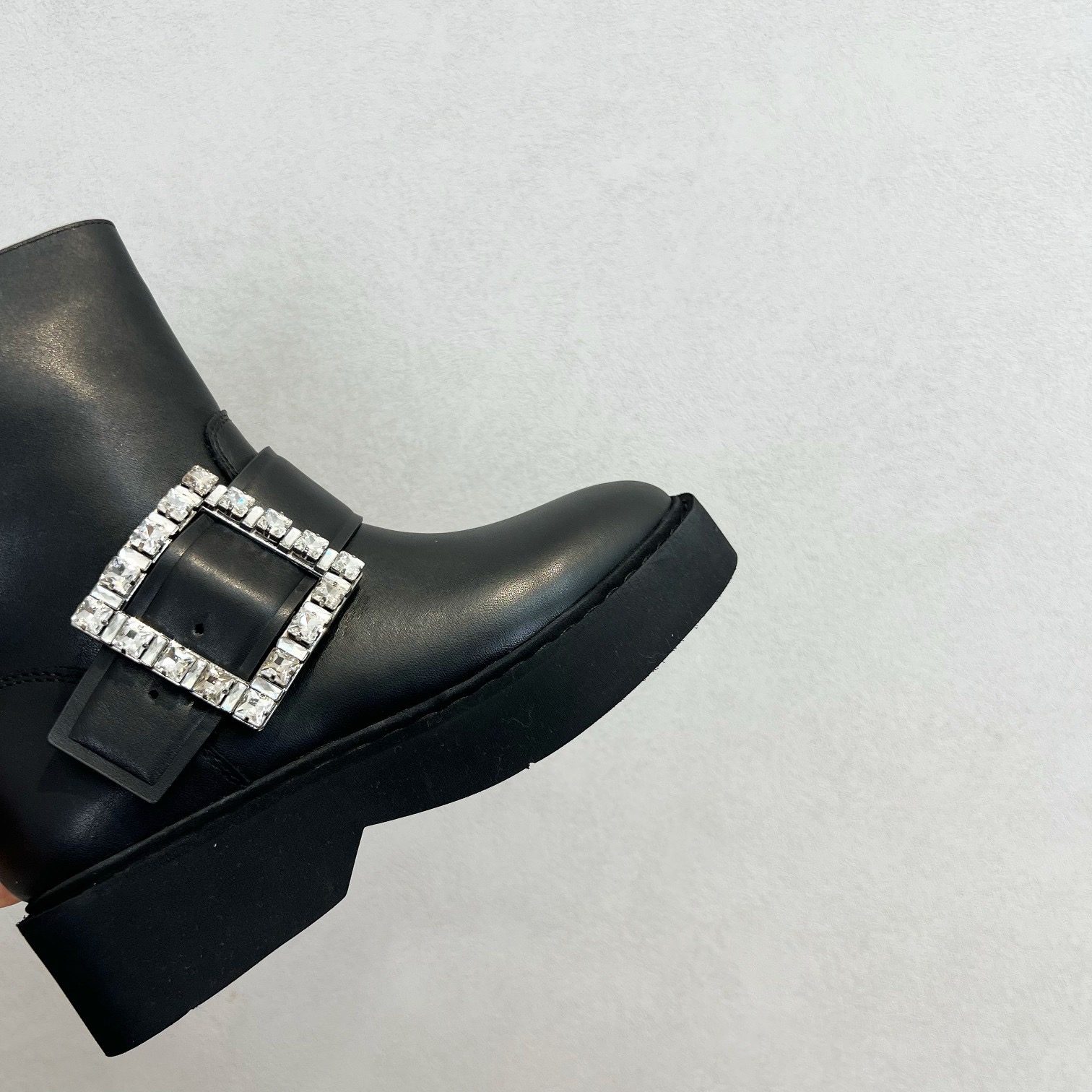 Roger Vivier 로저 비비에 Roger Vivier 로저 비비에 메탈 버클 플랫폼 앵클부츠 4