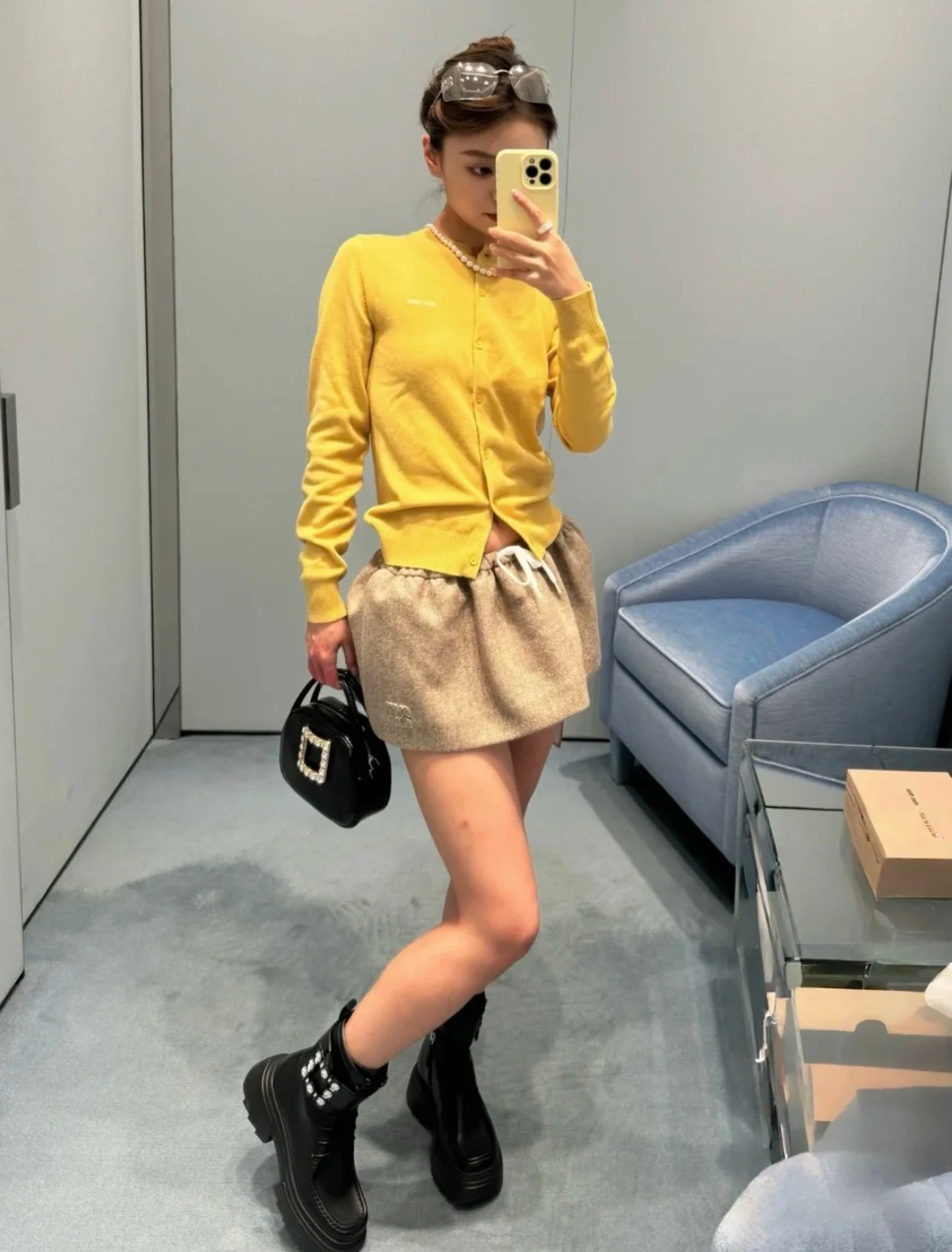 Roger Vivier 로저 비비에 Roger Vivier 로저 비비에 벨트 버클 플랫폼 앵클부츠 1